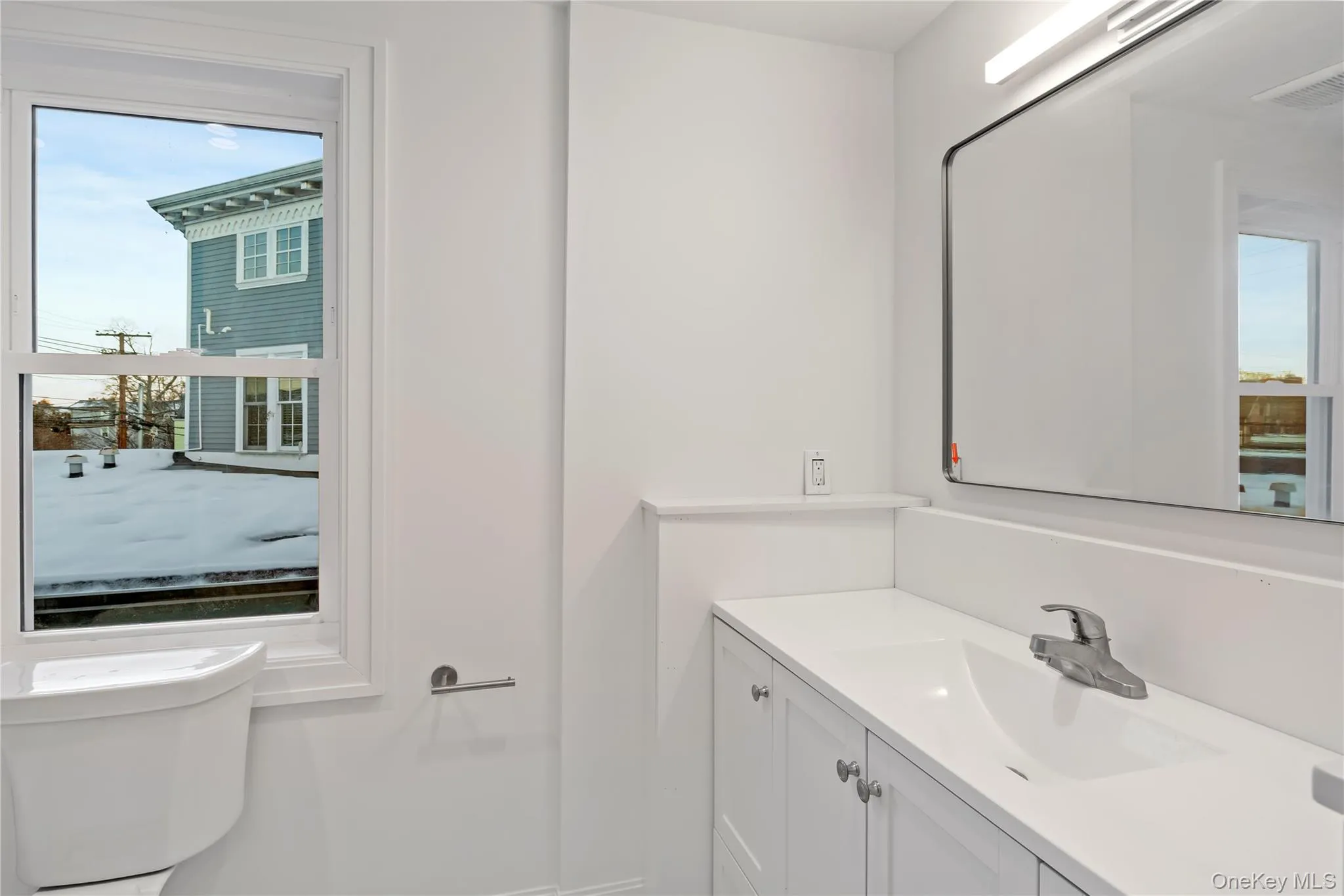 71 Main Street, Oyster Bay, NY, 1 Bedroom Bedrooms, 4 Rooms Rooms,1 BathroomBathrooms,Residential Lease,For Rent,Main,0,1035631 71 Main Street, Oyster Bay, NY, 1 Bedroom Bedrooms, 4 Rooms Rooms,1 BathroomBathrooms,Residential Lease,For Rent,Main,0,1035631