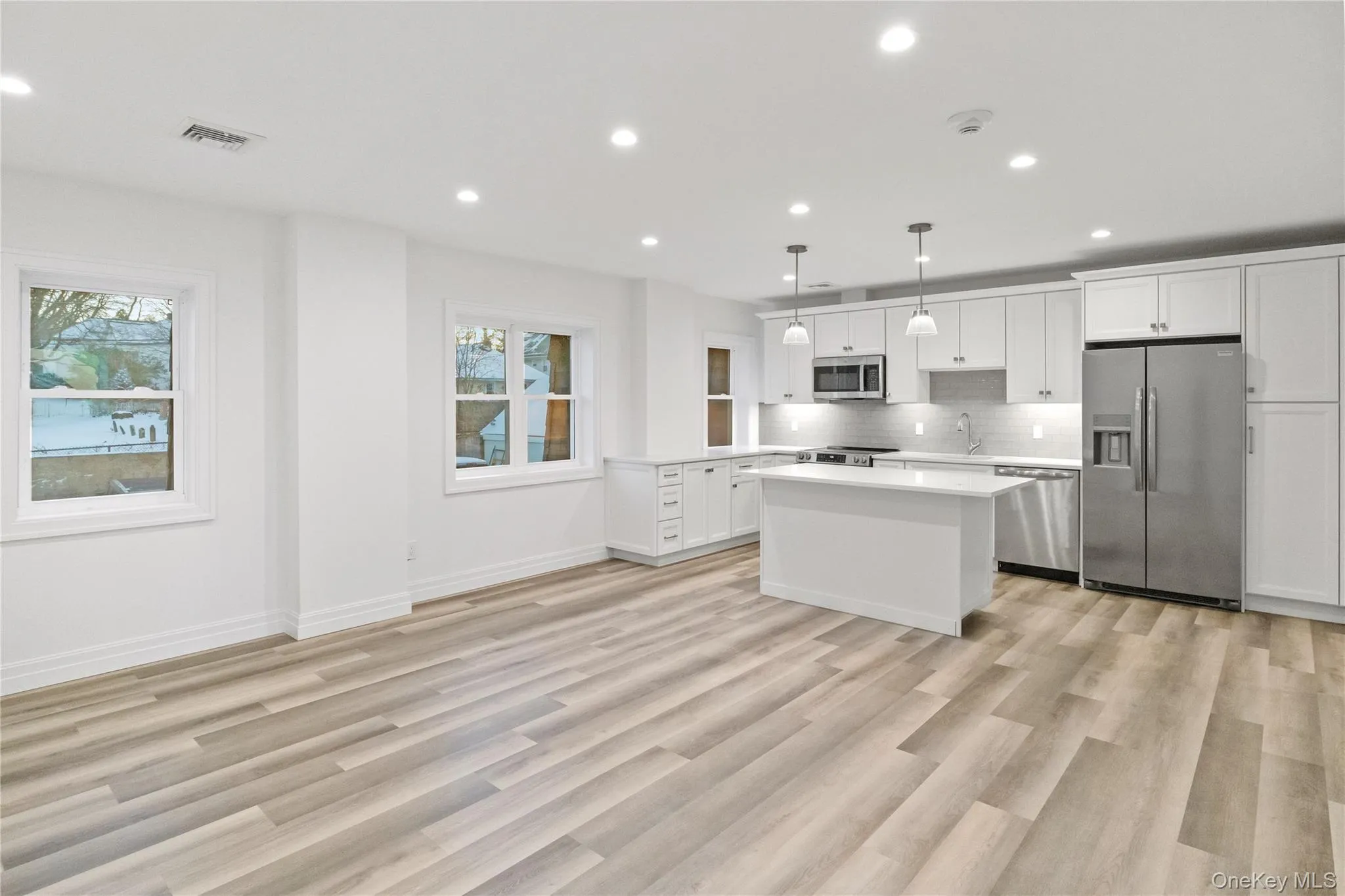 71 Main Street, Oyster Bay, NY, 1 Bedroom Bedrooms, 4 Rooms Rooms,1 BathroomBathrooms,Residential Lease,For Rent,Main,0,1035631 71 Main Street, Oyster Bay, NY, 1 Bedroom Bedrooms, 4 Rooms Rooms,1 BathroomBathrooms,Residential Lease,For Rent,Main,0,1035631