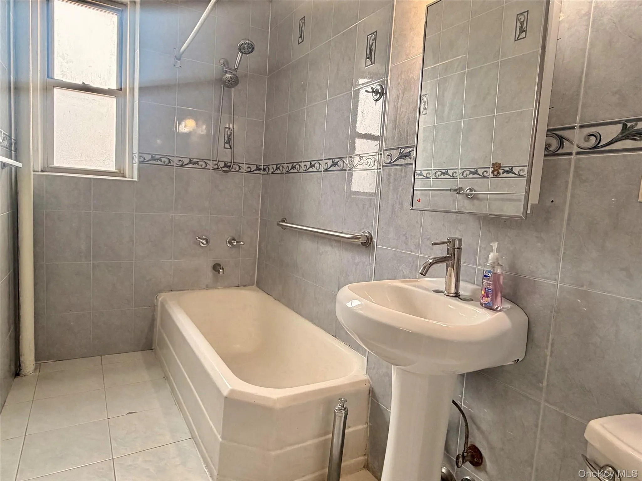 1717 Avenue, New York, NY, 1 Bedroom Bedrooms, 4 Rooms Rooms,1 BathroomBathrooms,Residential,For Rent,Avenue,0,1035632 1717 Avenue, New York, NY, 1 Bedroom Bedrooms, 4 Rooms Rooms,1 BathroomBathrooms,Residential,For Rent,Avenue,0,1035632