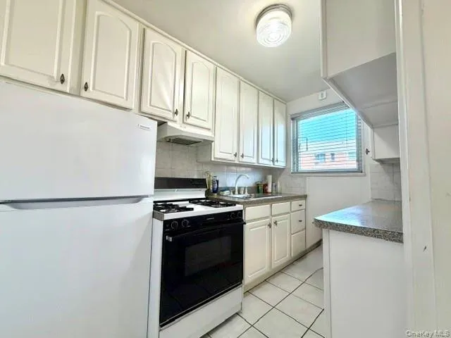 69-29 218th Street, New York, NY, 2 Bedrooms Bedrooms, 4 Rooms Rooms,1 BathroomBathrooms,Residential,For Rent,218th,0,1035635 69-29 218th Street, New York, NY, 2 Bedrooms Bedrooms, 4 Rooms Rooms,1 BathroomBathrooms,Residential,For Rent,218th,0,1035635