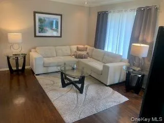 48 Ellen Street, Islip, NY, 4 Bedrooms Bedrooms, 9 Rooms Rooms,2 BathroomsBathrooms,Residential,For Rent,Ellen,0,1035636 48 Ellen Street, Islip, NY, 4 Bedrooms Bedrooms, 9 Rooms Rooms,2 BathroomsBathrooms,Residential,For Rent,Ellen,0,1035636