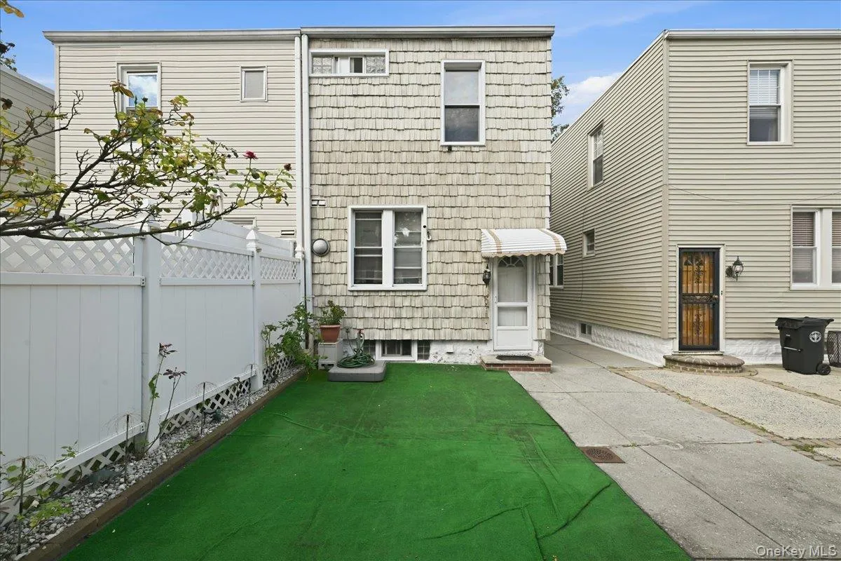 7733 79th Place, New York, NY, 3 Bedrooms Bedrooms, 6 Rooms Rooms,2 BathroomsBathrooms,Residential,For Rent,79th,0,1035637 7733 79th Place, New York, NY, 3 Bedrooms Bedrooms, 6 Rooms Rooms,2 BathroomsBathrooms,Residential,For Rent,79th,0,1035637