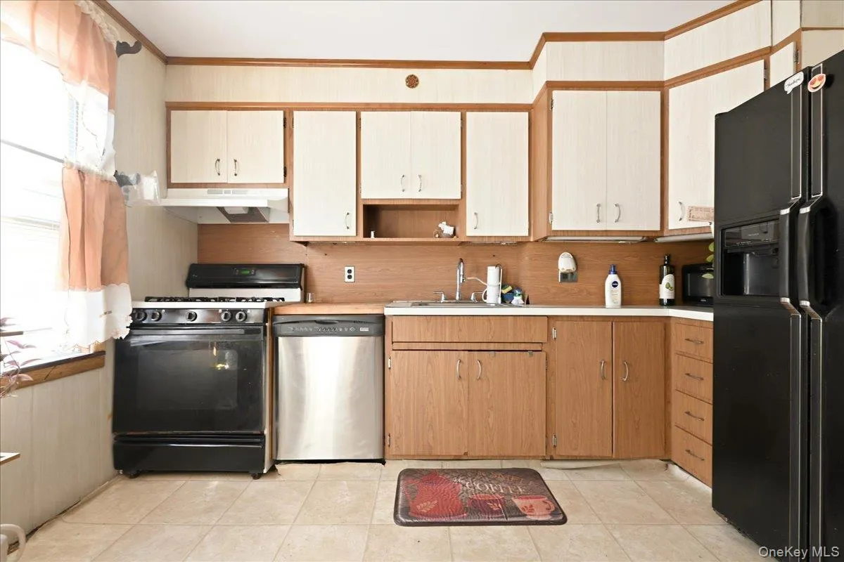 7733 79th Place, New York, NY, 3 Bedrooms Bedrooms, 6 Rooms Rooms,2 BathroomsBathrooms,Residential,For Rent,79th,0,1035637 7733 79th Place, New York, NY, 3 Bedrooms Bedrooms, 6 Rooms Rooms,2 BathroomsBathrooms,Residential,For Rent,79th,0,1035637