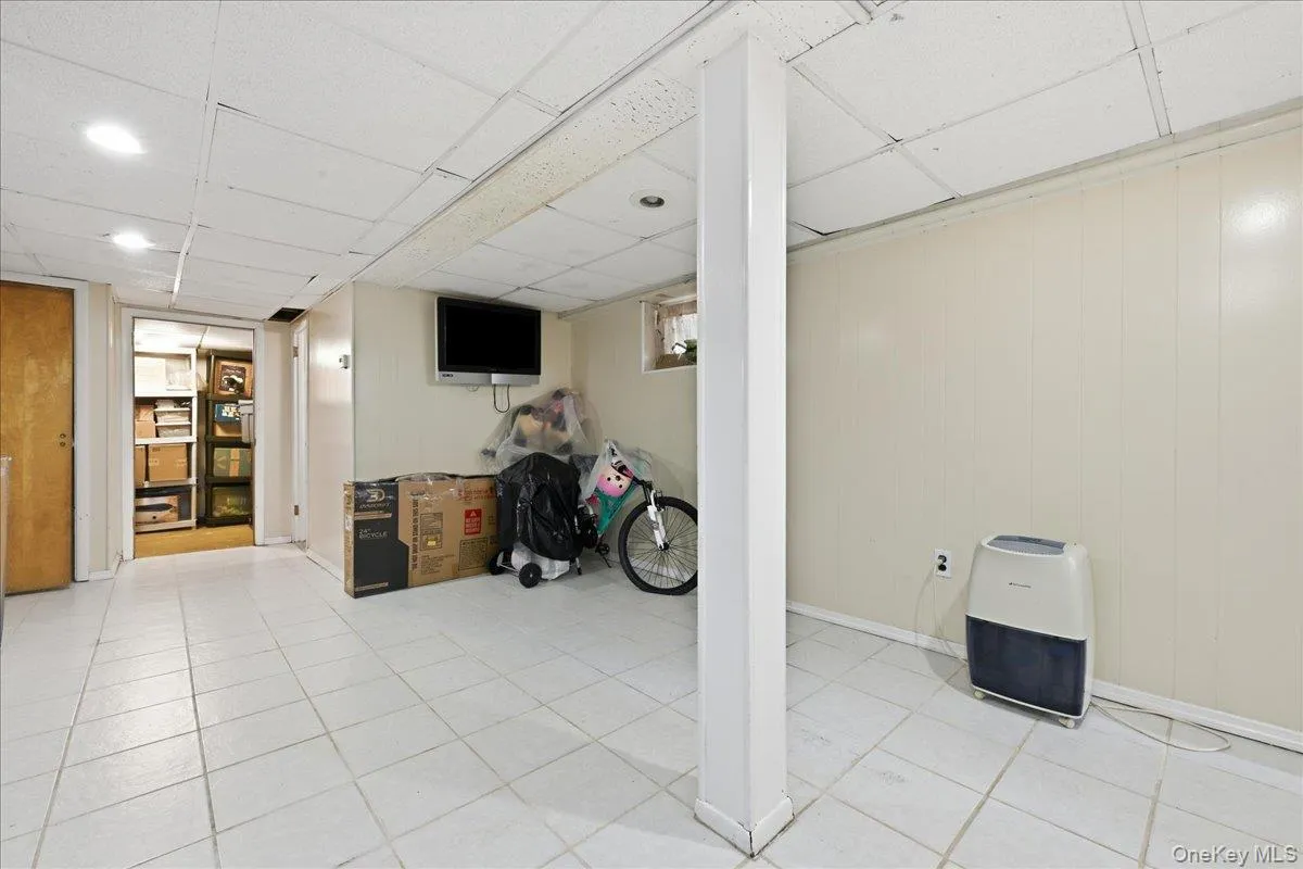 7733 79th Place, New York, NY, 3 Bedrooms Bedrooms, 6 Rooms Rooms,2 BathroomsBathrooms,Residential,For Rent,79th,0,1035637 7733 79th Place, New York, NY, 3 Bedrooms Bedrooms, 6 Rooms Rooms,2 BathroomsBathrooms,Residential,For Rent,79th,0,1035637