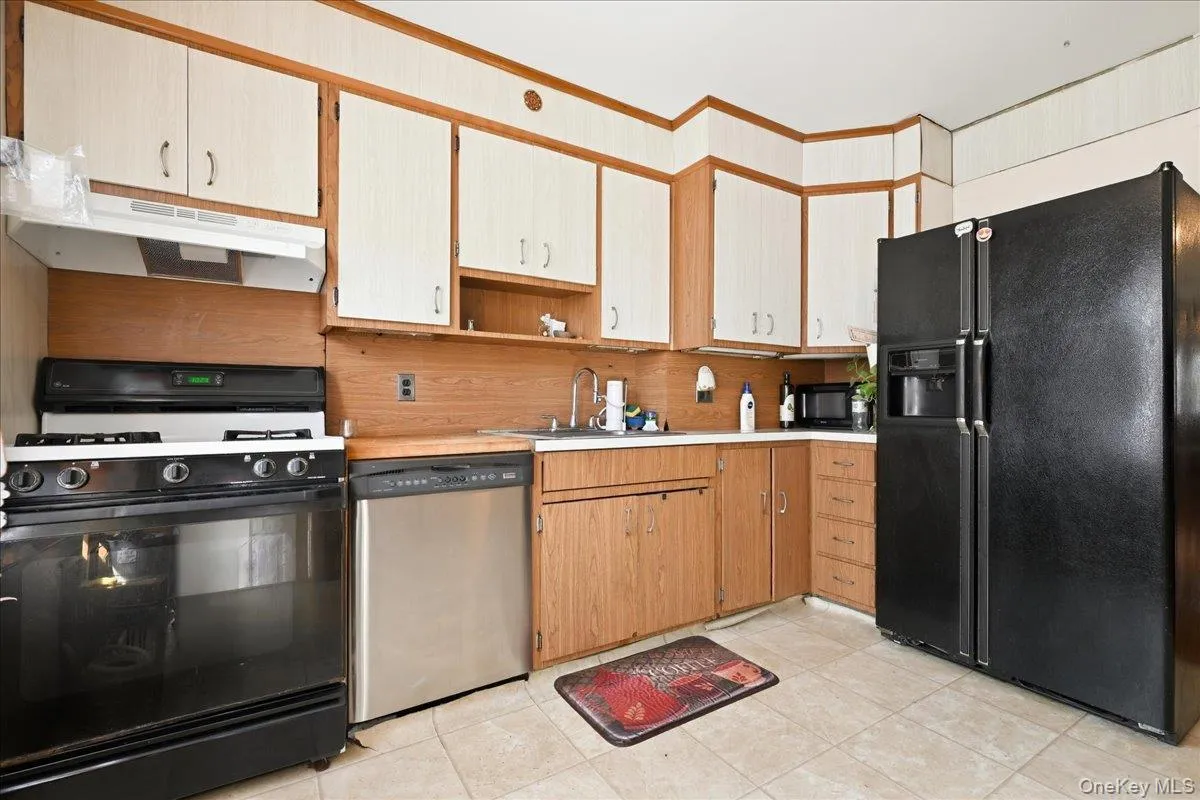 7733 79th Place, New York, NY, 3 Bedrooms Bedrooms, 6 Rooms Rooms,2 BathroomsBathrooms,Residential,For Rent,79th,0,1035637 7733 79th Place, New York, NY, 3 Bedrooms Bedrooms, 6 Rooms Rooms,2 BathroomsBathrooms,Residential,For Rent,79th,0,1035637