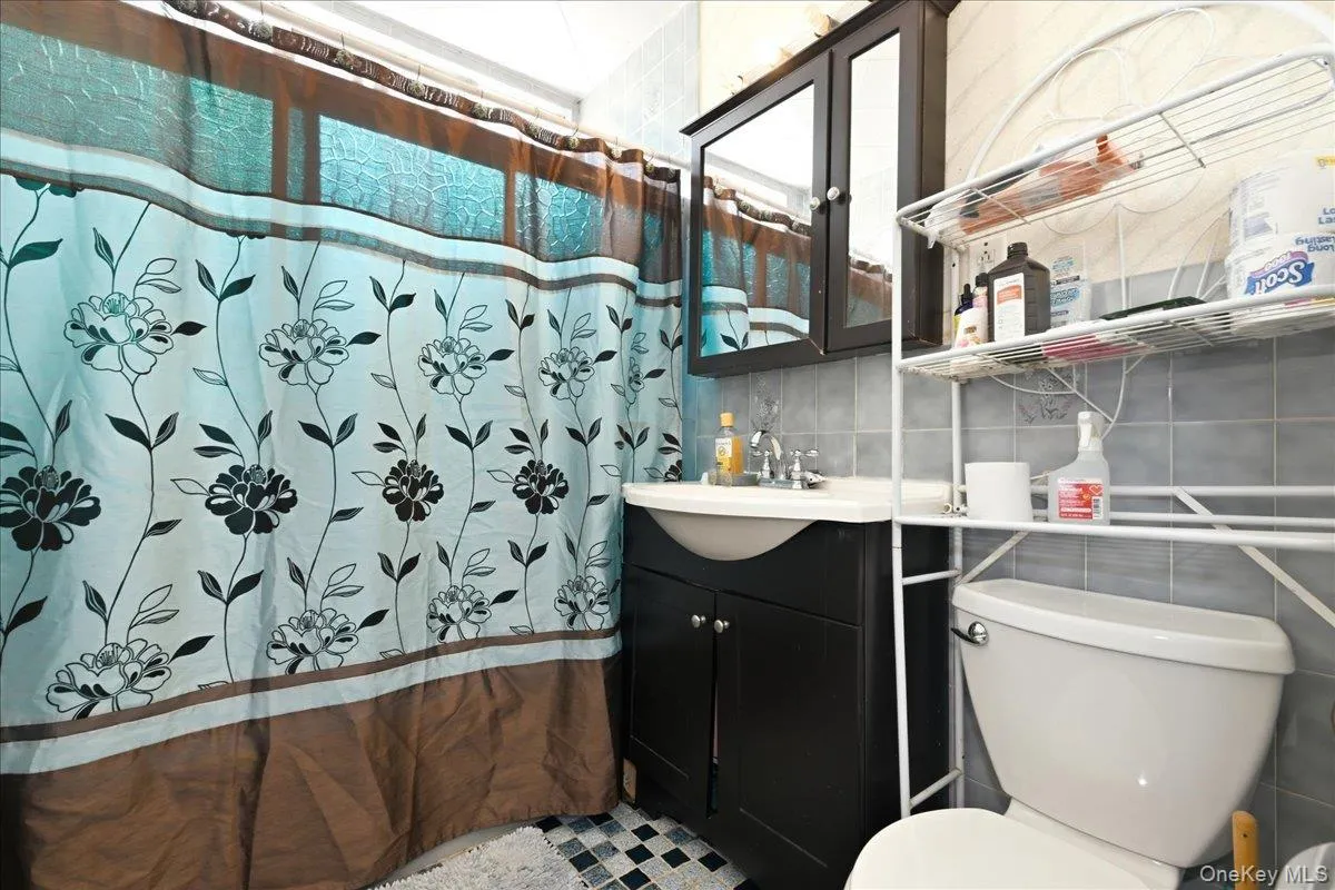 7733 79th Place, New York, NY, 3 Bedrooms Bedrooms, 6 Rooms Rooms,2 BathroomsBathrooms,Residential,For Rent,79th,0,1035637 7733 79th Place, New York, NY, 3 Bedrooms Bedrooms, 6 Rooms Rooms,2 BathroomsBathrooms,Residential,For Rent,79th,0,1035637