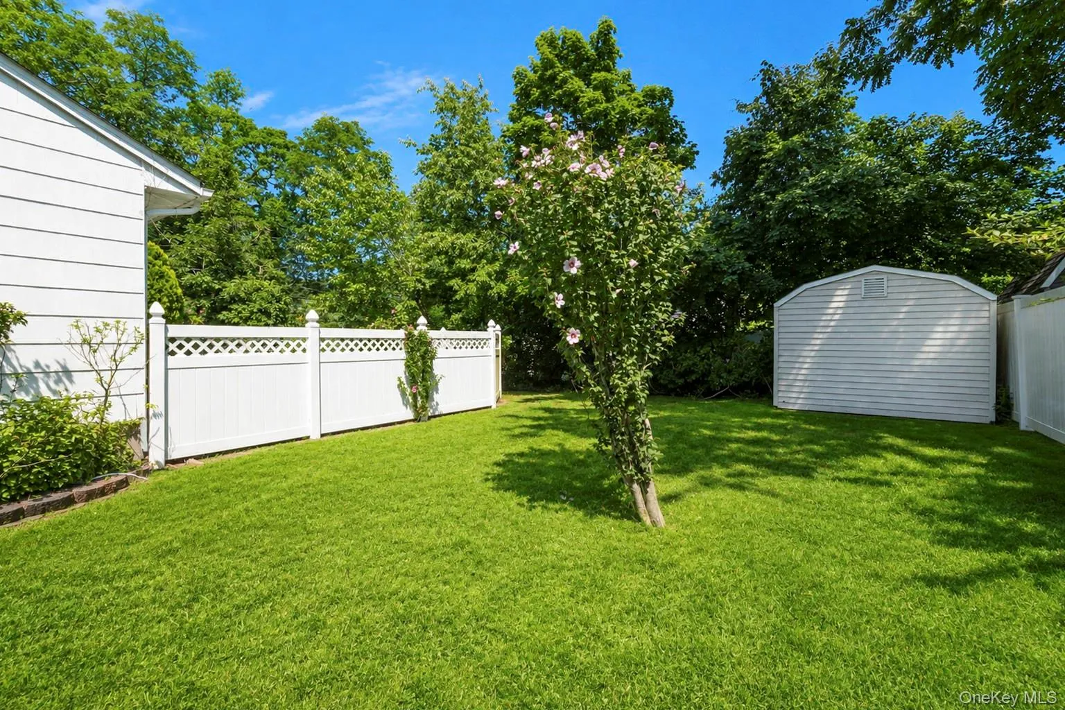 1 Dale Lane, Smithtown, NY, 3 Bedrooms Bedrooms, 7 Rooms Rooms,1 BathroomBathrooms,Residential,For Rent,Dale,0,1035638 1 Dale Lane, Smithtown, NY, 3 Bedrooms Bedrooms, 7 Rooms Rooms,1 BathroomBathrooms,Residential,For Rent,Dale,0,1035638