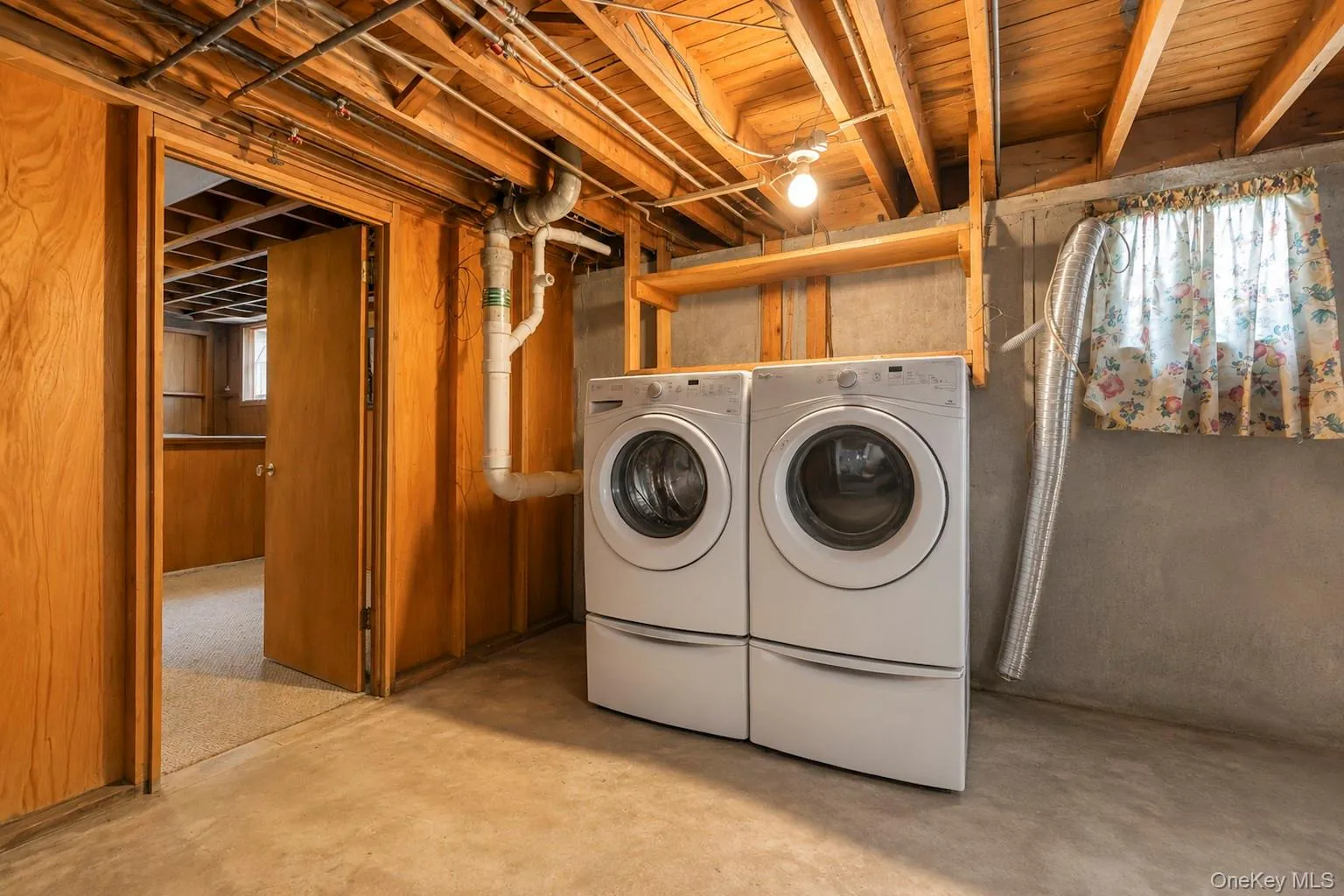 1 Dale Lane, Smithtown, NY, 3 Bedrooms Bedrooms, 7 Rooms Rooms,1 BathroomBathrooms,Residential,For Rent,Dale,0,1035638 1 Dale Lane, Smithtown, NY, 3 Bedrooms Bedrooms, 7 Rooms Rooms,1 BathroomBathrooms,Residential,For Rent,Dale,0,1035638