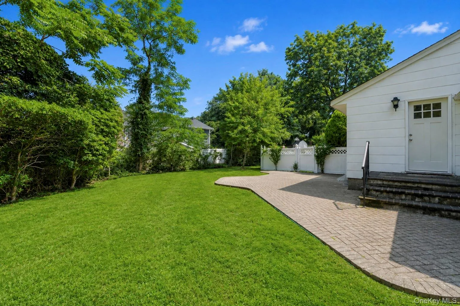 1 Dale Lane, Smithtown, NY, 3 Bedrooms Bedrooms, 7 Rooms Rooms,1 BathroomBathrooms,Residential,For Rent,Dale,0,1035638 1 Dale Lane, Smithtown, NY, 3 Bedrooms Bedrooms, 7 Rooms Rooms,1 BathroomBathrooms,Residential,For Rent,Dale,0,1035638