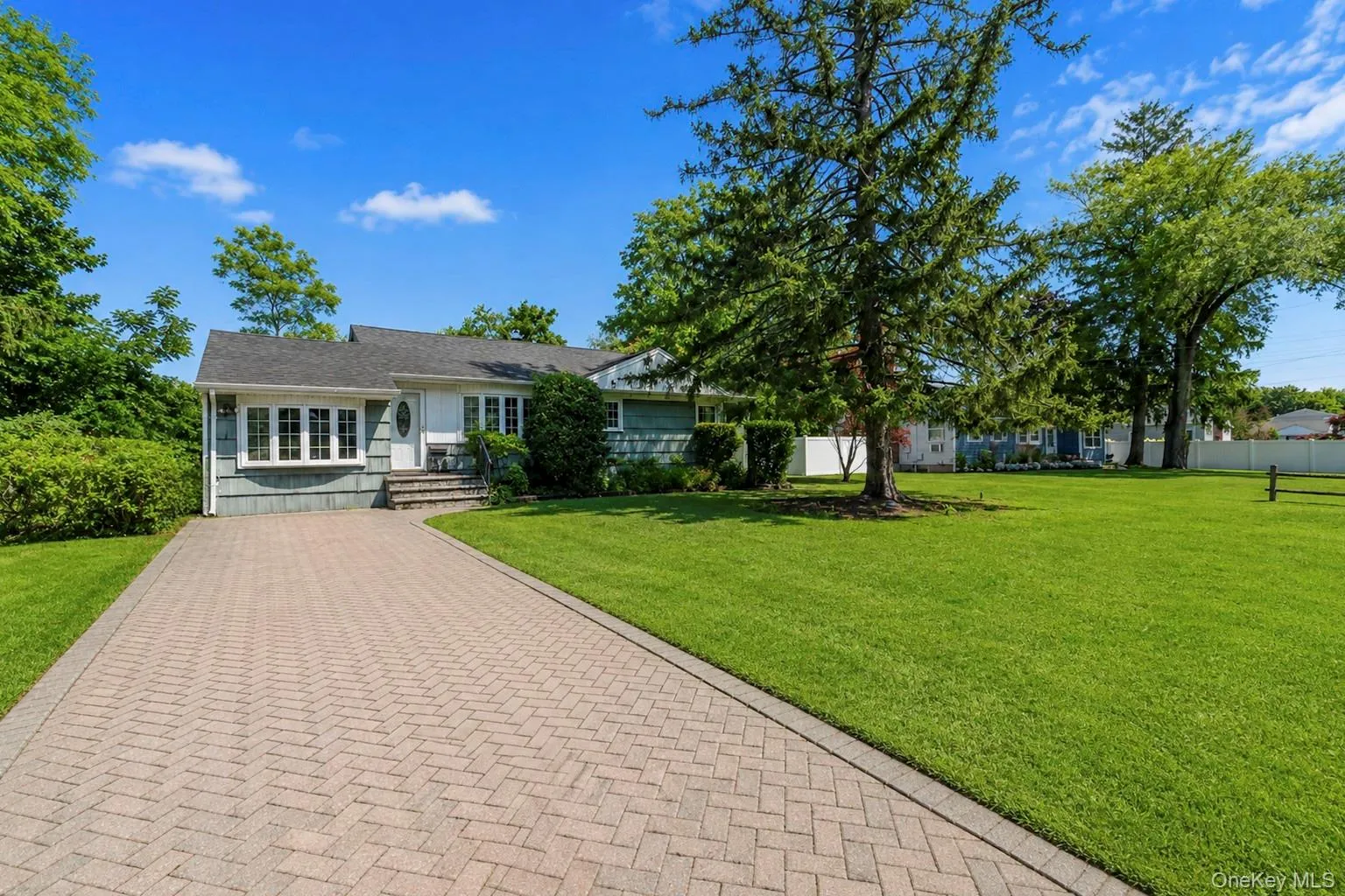 1 Dale Lane, Smithtown, NY, 3 Bedrooms Bedrooms, 7 Rooms Rooms,1 BathroomBathrooms,Residential,For Rent,Dale,0,1035638 1 Dale Lane, Smithtown, NY, 3 Bedrooms Bedrooms, 7 Rooms Rooms,1 BathroomBathrooms,Residential,For Rent,Dale,0,1035638