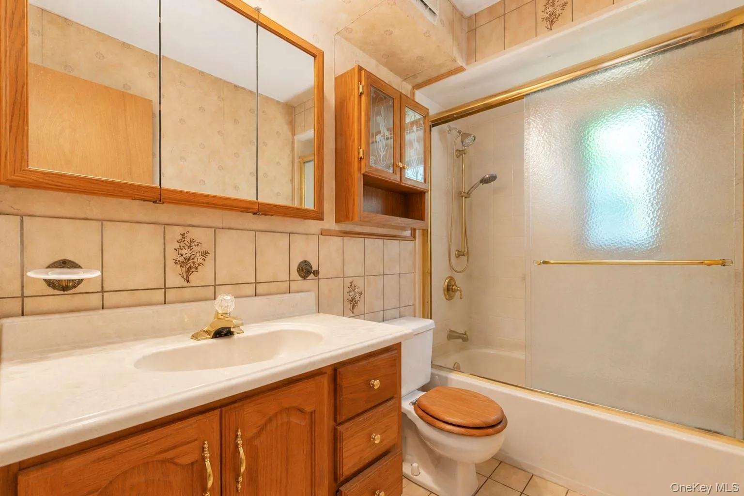 1 Dale Lane, Smithtown, NY, 3 Bedrooms Bedrooms, 7 Rooms Rooms,1 BathroomBathrooms,Residential,For Rent,Dale,0,1035638 1 Dale Lane, Smithtown, NY, 3 Bedrooms Bedrooms, 7 Rooms Rooms,1 BathroomBathrooms,Residential,For Rent,Dale,0,1035638
