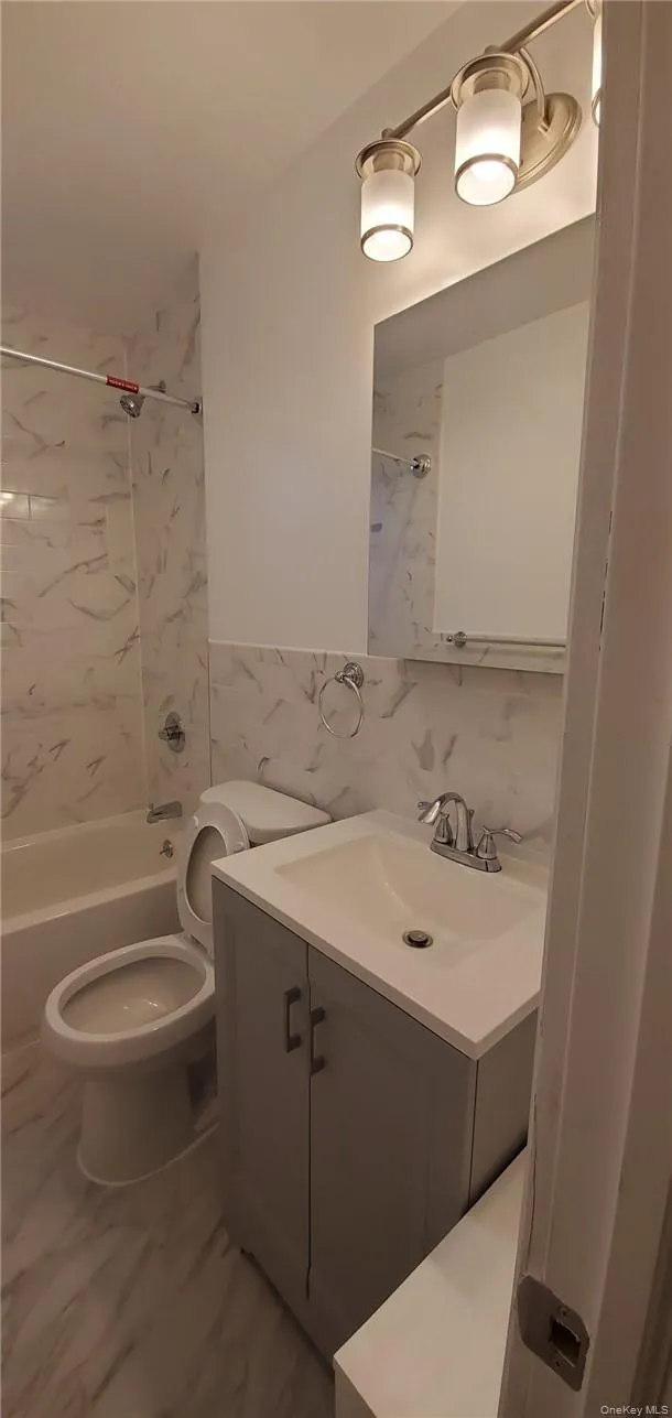 254 Martine Avenue, White Plains, NY, 3 Bedrooms Bedrooms, 4 Rooms Rooms,1 BathroomBathrooms,Residential Lease,For Rent,Martine,0,1035642 254 Martine Avenue, White Plains, NY, 3 Bedrooms Bedrooms, 4 Rooms Rooms,1 BathroomBathrooms,Residential Lease,For Rent,Martine,0,1035642