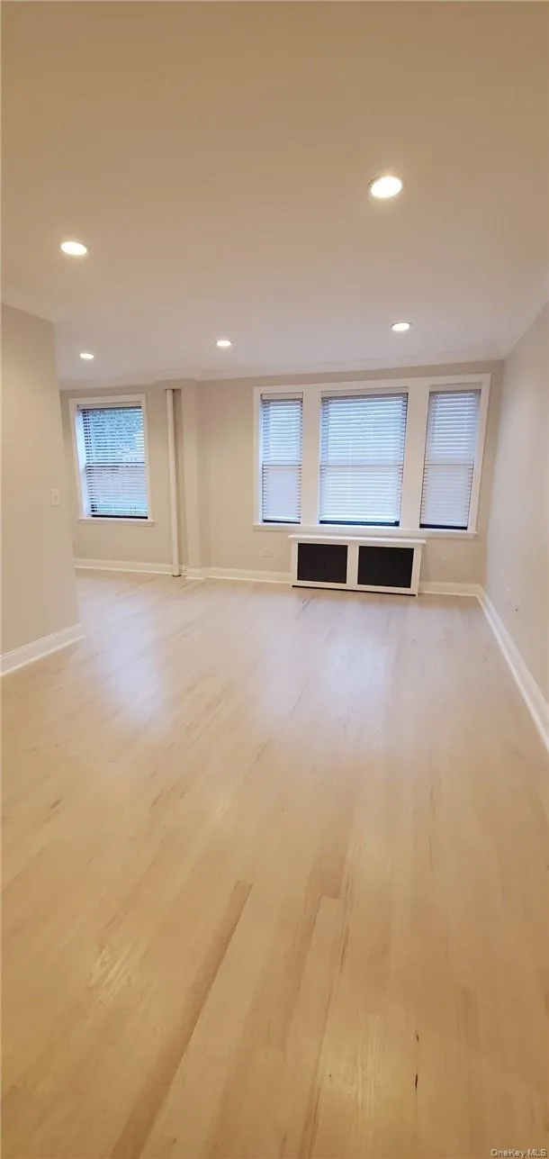 254 Martine Avenue, White Plains, NY, 3 Bedrooms Bedrooms, 4 Rooms Rooms,1 BathroomBathrooms,Residential Lease,For Rent,Martine,0,1035642 254 Martine Avenue, White Plains, NY, 3 Bedrooms Bedrooms, 4 Rooms Rooms,1 BathroomBathrooms,Residential Lease,For Rent,Martine,0,1035642
