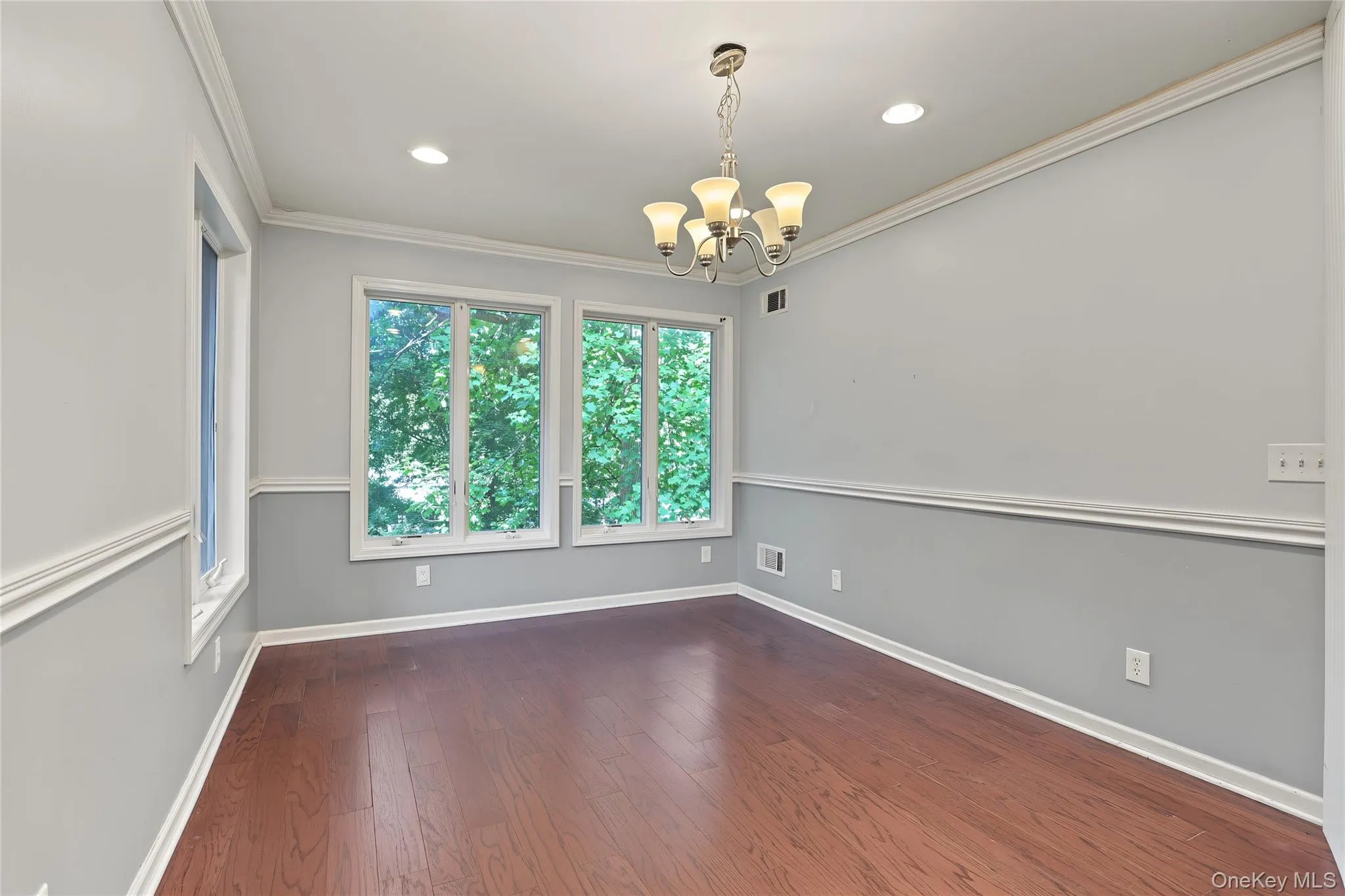 19 Farview Terrace, Ramapo, NY, 5 Bedrooms Bedrooms, 10 Rooms Rooms,3 BathroomsBathrooms,Residential,For Rent,Farview,0,1035646 19 Farview Terrace, Ramapo, NY, 5 Bedrooms Bedrooms, 10 Rooms Rooms,3 BathroomsBathrooms,Residential,For Rent,Farview,0,1035646