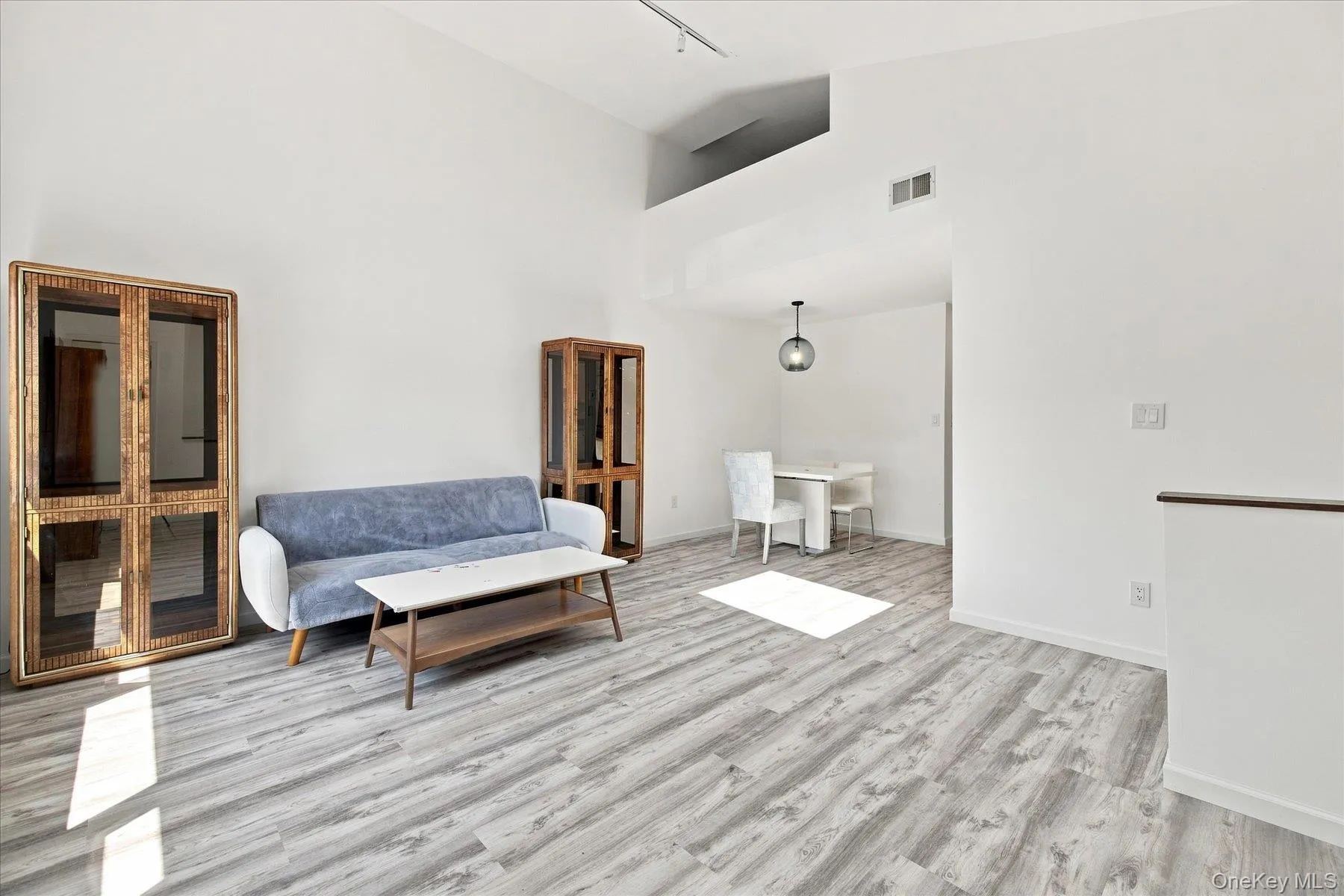 537 Broadway, Long Beach, NY, 2 Bedrooms Bedrooms, 4 Rooms Rooms,2 BathroomsBathrooms,Residential Lease,For Rent,Broadway,0,1035648 537 Broadway, Long Beach, NY, 2 Bedrooms Bedrooms, 4 Rooms Rooms,2 BathroomsBathrooms,Residential Lease,For Rent,Broadway,0,1035648