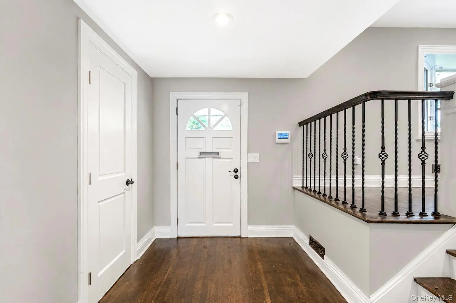 18 Catherwood Crescent, Huntington, NY, 3 Bedrooms Bedrooms, 7 Rooms Rooms,2 BathroomsBathrooms,Residential,For Rent,Catherwood,0,1035654 18 Catherwood Crescent, Huntington, NY, 3 Bedrooms Bedrooms, 7 Rooms Rooms,2 BathroomsBathrooms,Residential,For Rent,Catherwood,0,1035654