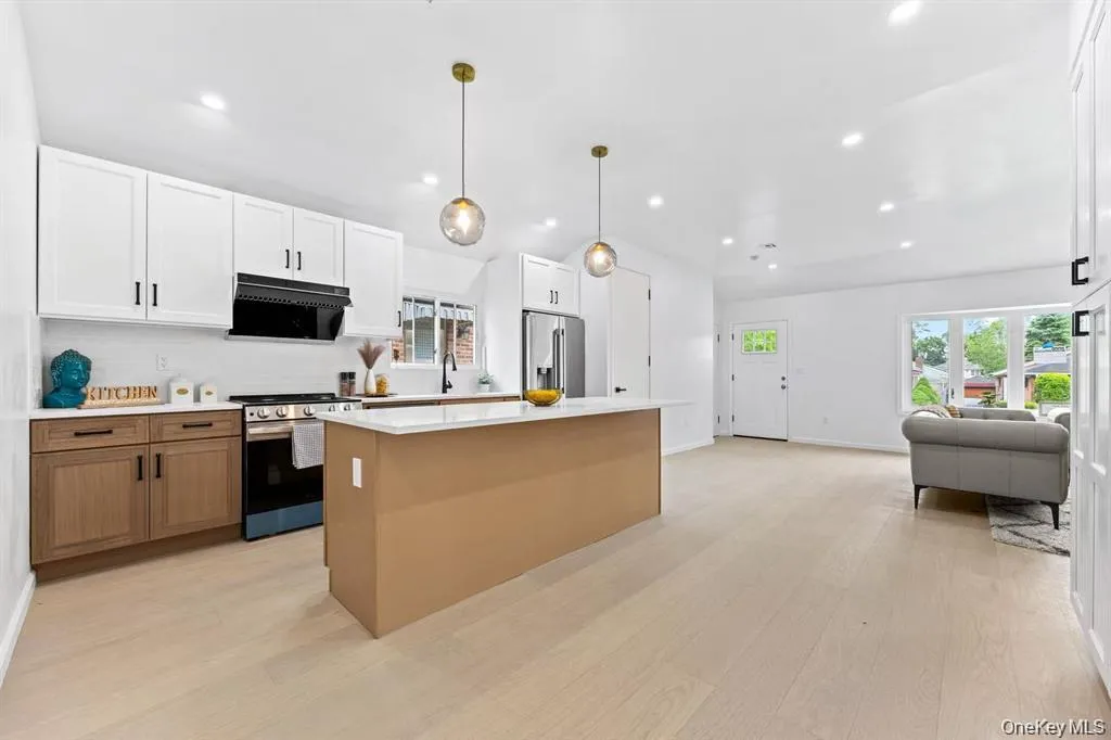 22659 76th Road, New York, NY, 3 Bedrooms Bedrooms, ,2 BathroomsBathrooms,Residential,For Rent,76th,0,1035655 22659 76th Road, New York, NY, 3 Bedrooms Bedrooms, ,2 BathroomsBathrooms,Residential,For Rent,76th,0,1035655