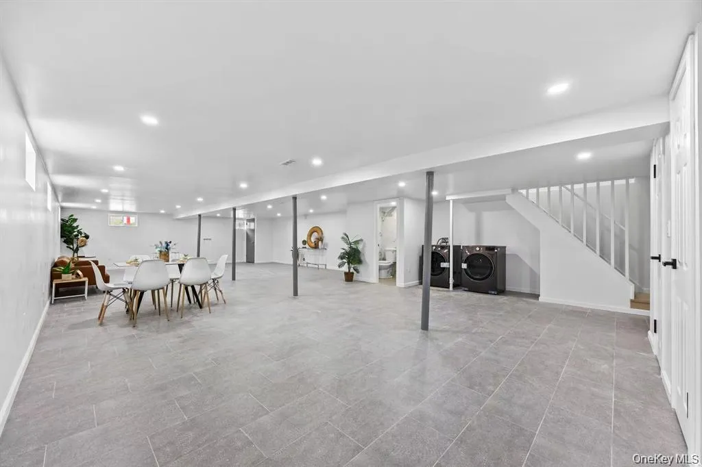 22659 76th Road, New York, NY, 3 Bedrooms Bedrooms, ,2 BathroomsBathrooms,Residential,For Rent,76th,0,1035655 22659 76th Road, New York, NY, 3 Bedrooms Bedrooms, ,2 BathroomsBathrooms,Residential,For Rent,76th,0,1035655