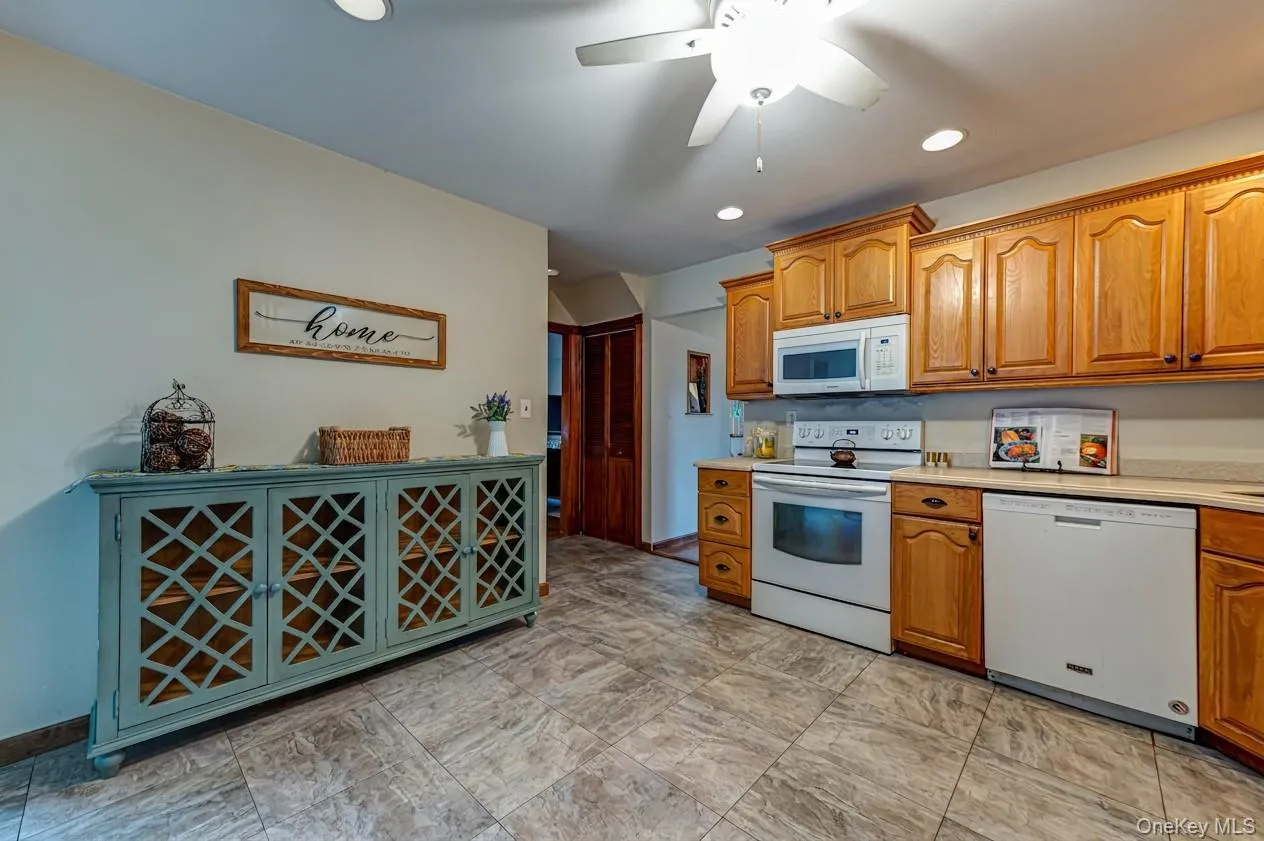 16 Regina Drive, Islip, NY, 3 Bedrooms Bedrooms, 8 Rooms Rooms,2 BathroomsBathrooms,Residential,For Rent,Regina,0,1035657 16 Regina Drive, Islip, NY, 3 Bedrooms Bedrooms, 8 Rooms Rooms,2 BathroomsBathrooms,Residential,For Rent,Regina,0,1035657