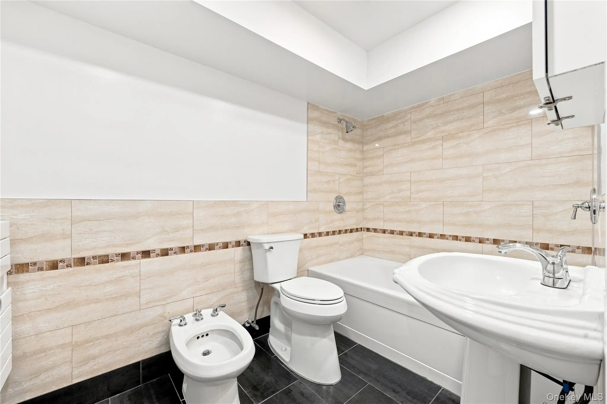 3340 157th Street, New York, NY, 7 Bedrooms Bedrooms, 13 Rooms Rooms,4 BathroomsBathrooms,Residential,For Rent,157th,0,1035661 3340 157th Street, New York, NY, 7 Bedrooms Bedrooms, 13 Rooms Rooms,4 BathroomsBathrooms,Residential,For Rent,157th,0,1035661
