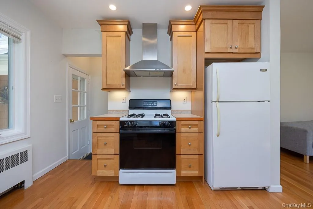 644 Gilbert Avenue, Orangetown, NY, 2 Bedrooms Bedrooms, 4 Rooms Rooms,1 BathroomBathrooms,Residential Lease,For Rent,Gilbert,0,1035664 644 Gilbert Avenue, Orangetown, NY, 2 Bedrooms Bedrooms, 4 Rooms Rooms,1 BathroomBathrooms,Residential Lease,For Rent,Gilbert,0,1035664