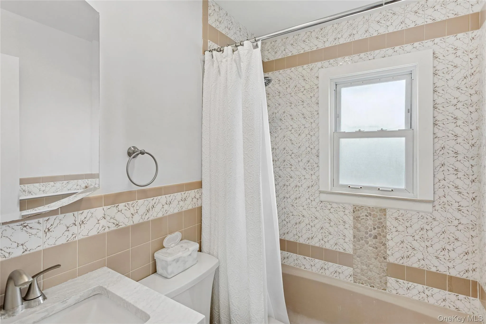 31 Julian Place, Hempstead, NY, 3 Bedrooms Bedrooms, 6 Rooms Rooms,1 BathroomBathrooms,Residential Lease,For Rent,Julian,0,1035670 31 Julian Place, Hempstead, NY, 3 Bedrooms Bedrooms, 6 Rooms Rooms,1 BathroomBathrooms,Residential Lease,For Rent,Julian,0,1035670