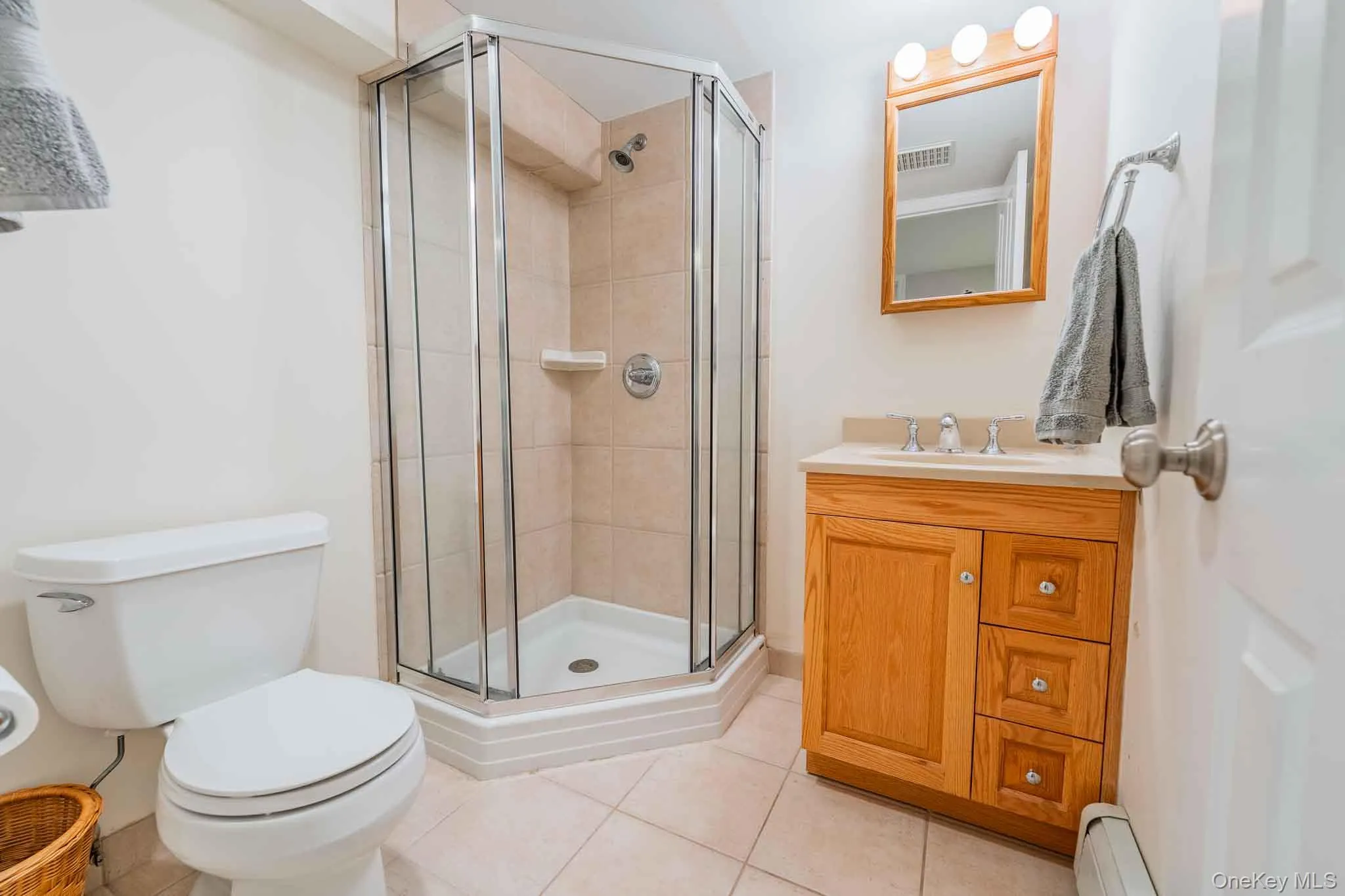19 Howland Road, Hempstead, NY, 4 Bedrooms Bedrooms, 8 Rooms Rooms,2 BathroomsBathrooms,Residential,For Rent,Howland,0,1035673 19 Howland Road, Hempstead, NY, 4 Bedrooms Bedrooms, 8 Rooms Rooms,2 BathroomsBathrooms,Residential,For Rent,Howland,0,1035673