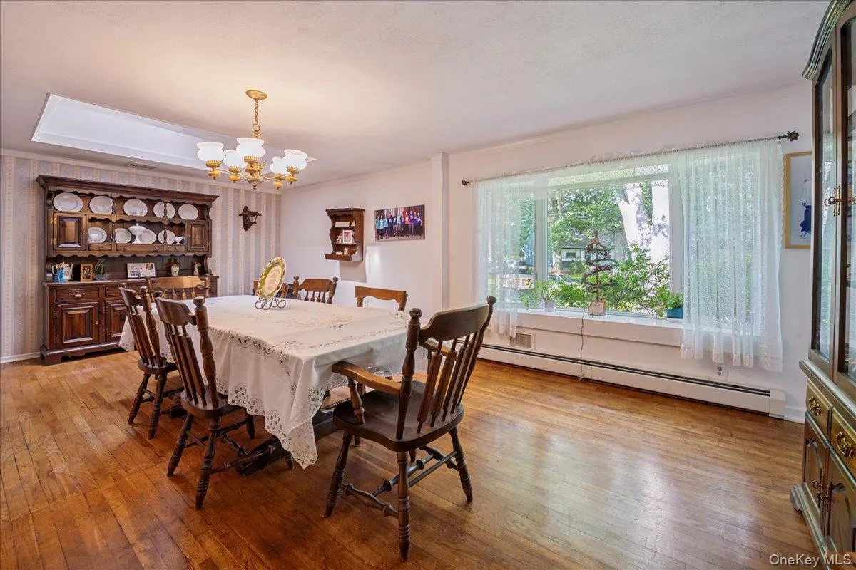 32 Carolina Drive, Clarkstown, NY, 4 Bedrooms Bedrooms, 10 Rooms Rooms,2 BathroomsBathrooms,Residential,For Rent,Carolina,0,1035674 32 Carolina Drive, Clarkstown, NY, 4 Bedrooms Bedrooms, 10 Rooms Rooms,2 BathroomsBathrooms,Residential,For Rent,Carolina,0,1035674