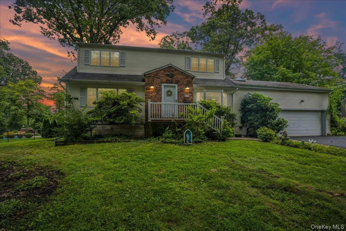 32 Carolina Drive, Clarkstown, NY, 4 Bedrooms Bedrooms, 10 Rooms Rooms,2 BathroomsBathrooms,Residential,For Rent,Carolina,0,1035674 32 Carolina Drive, Clarkstown, NY, 4 Bedrooms Bedrooms, 10 Rooms Rooms,2 BathroomsBathrooms,Residential,For Rent,Carolina,0,1035674