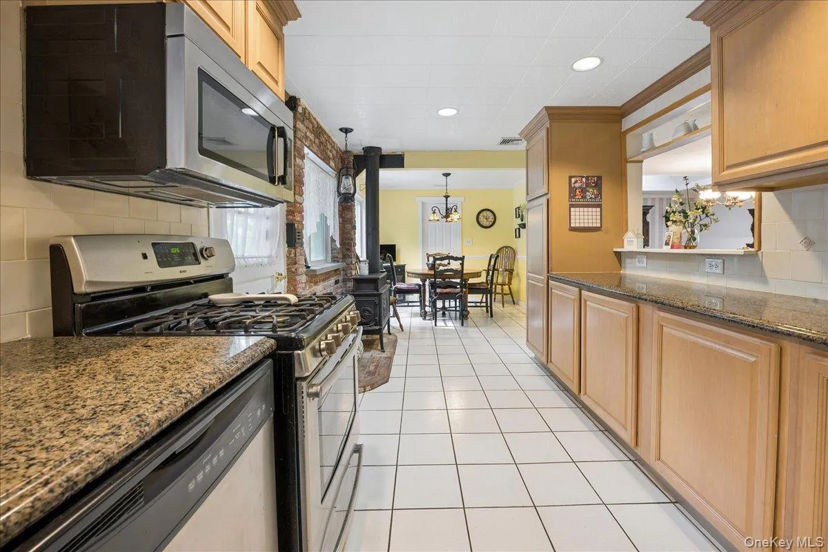 32 Carolina Drive, Clarkstown, NY, 4 Bedrooms Bedrooms, 10 Rooms Rooms,2 BathroomsBathrooms,Residential,For Rent,Carolina,0,1035674 32 Carolina Drive, Clarkstown, NY, 4 Bedrooms Bedrooms, 10 Rooms Rooms,2 BathroomsBathrooms,Residential,For Rent,Carolina,0,1035674