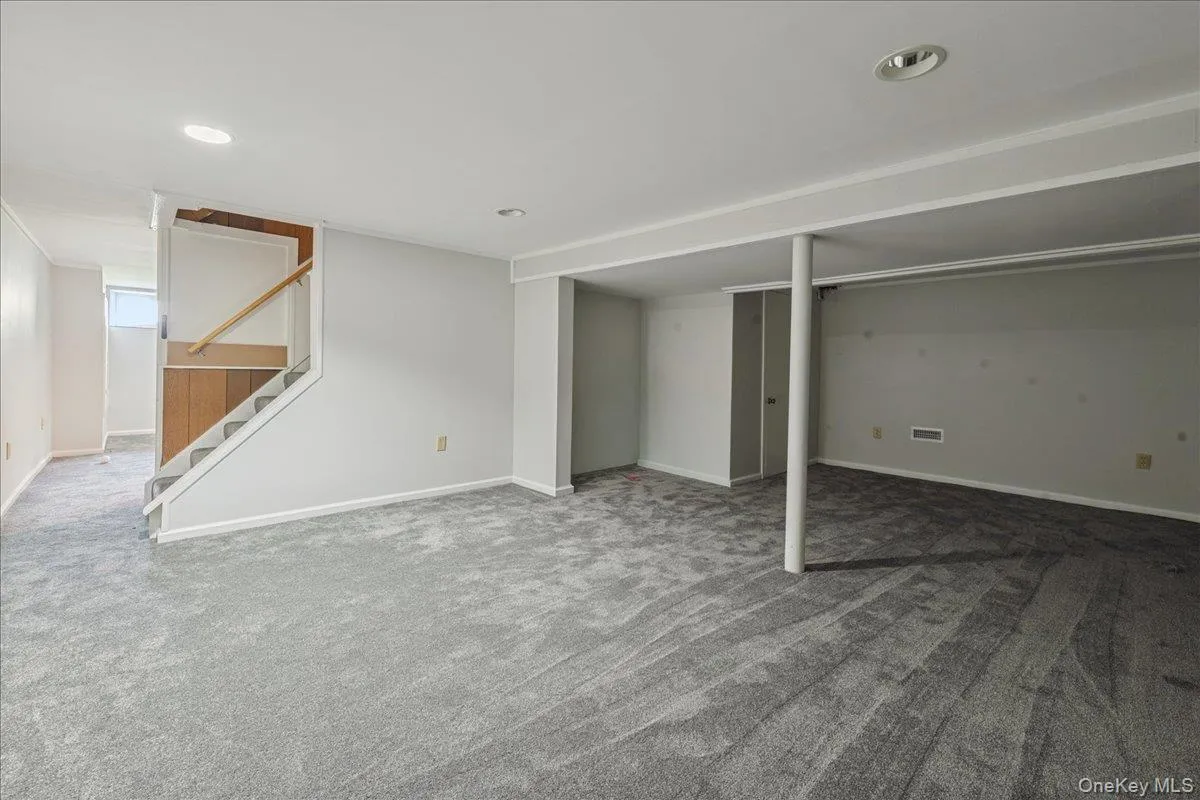 32 Carolina Drive, Clarkstown, NY, 4 Bedrooms Bedrooms, 10 Rooms Rooms,2 BathroomsBathrooms,Residential,For Rent,Carolina,0,1035674 32 Carolina Drive, Clarkstown, NY, 4 Bedrooms Bedrooms, 10 Rooms Rooms,2 BathroomsBathrooms,Residential,For Rent,Carolina,0,1035674