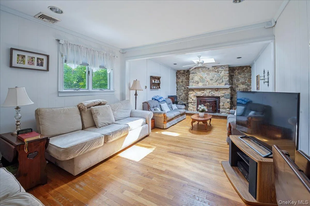32 Carolina Drive, Clarkstown, NY, 4 Bedrooms Bedrooms, 10 Rooms Rooms,2 BathroomsBathrooms,Residential,For Rent,Carolina,0,1035674 32 Carolina Drive, Clarkstown, NY, 4 Bedrooms Bedrooms, 10 Rooms Rooms,2 BathroomsBathrooms,Residential,For Rent,Carolina,0,1035674
