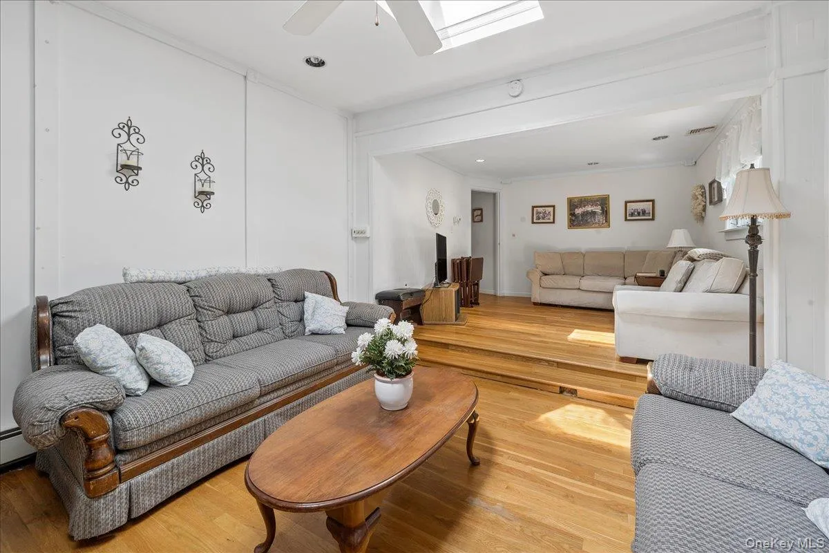 32 Carolina Drive, Clarkstown, NY, 4 Bedrooms Bedrooms, 10 Rooms Rooms,2 BathroomsBathrooms,Residential,For Rent,Carolina,0,1035674 32 Carolina Drive, Clarkstown, NY, 4 Bedrooms Bedrooms, 10 Rooms Rooms,2 BathroomsBathrooms,Residential,For Rent,Carolina,0,1035674