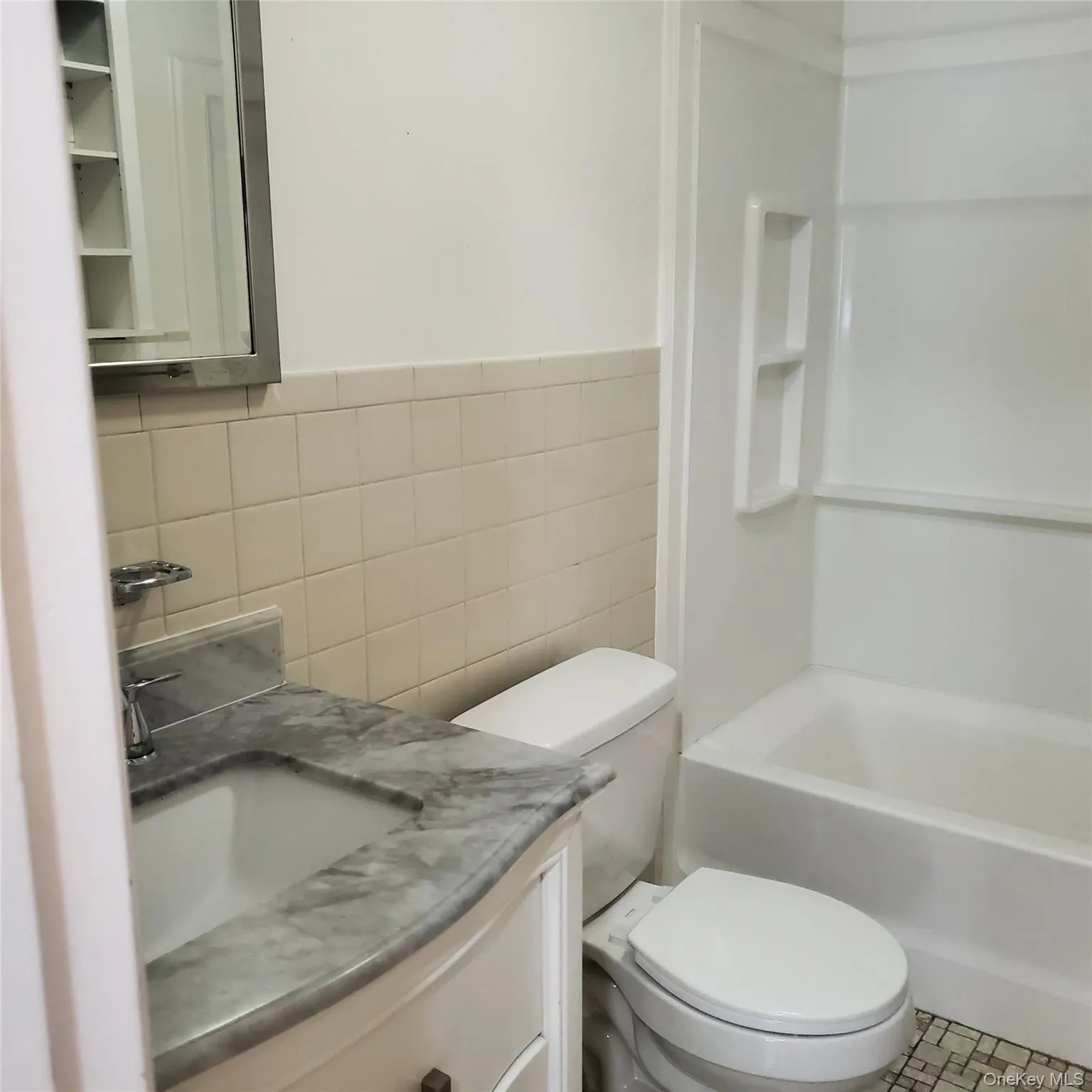160 West Road, Pleasant Valley, NY, 1 Bedroom Bedrooms, 4 Rooms Rooms,1 BathroomBathrooms,Residential Lease,For Rent,West,0,1035677 160 West Road, Pleasant Valley, NY, 1 Bedroom Bedrooms, 4 Rooms Rooms,1 BathroomBathrooms,Residential Lease,For Rent,West,0,1035677