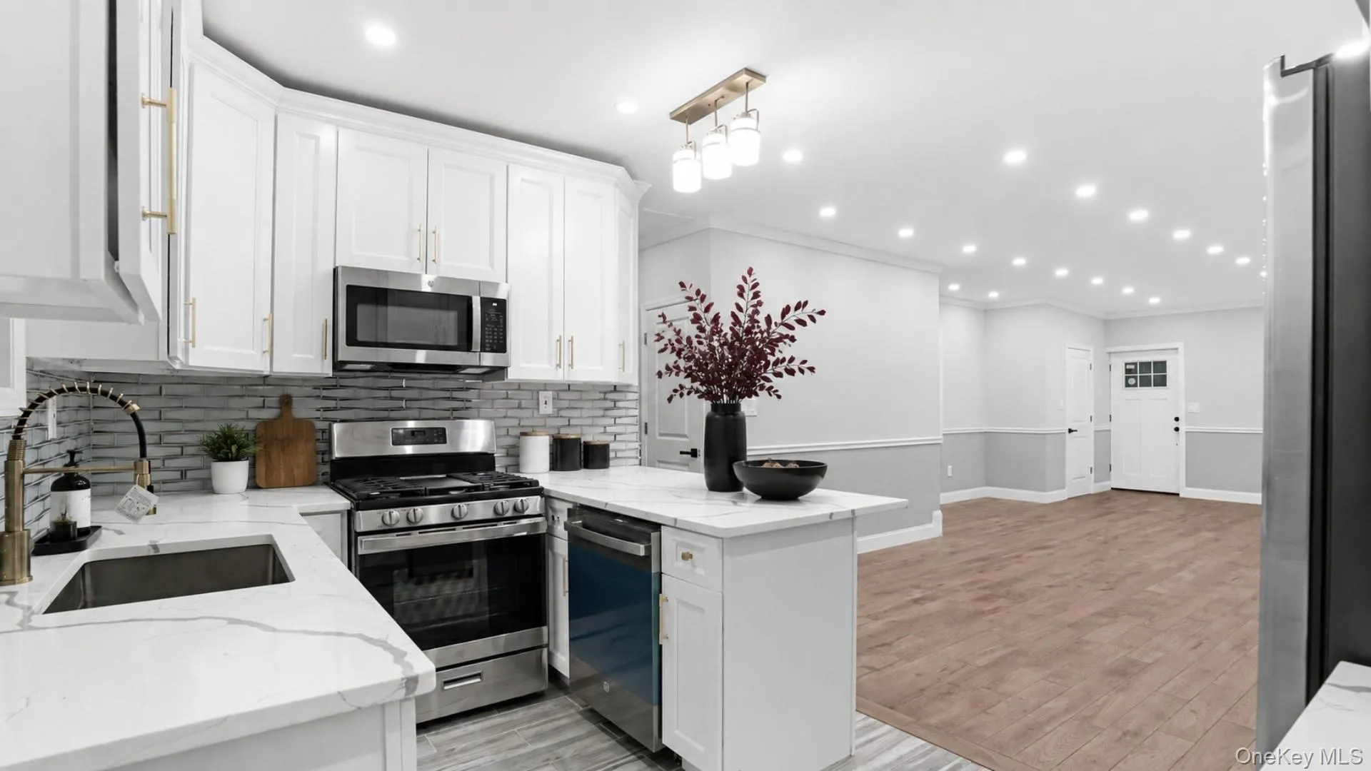 128 238th Street, New York, NY, 3 Bedrooms Bedrooms, 6 Rooms Rooms,2 BathroomsBathrooms,Residential,For Rent,238th,0,1035680 128 238th Street, New York, NY, 3 Bedrooms Bedrooms, 6 Rooms Rooms,2 BathroomsBathrooms,Residential,For Rent,238th,0,1035680