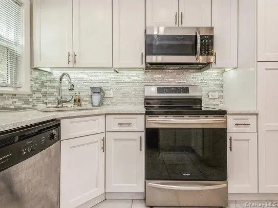 14662 181st Street, New York, NY, 3 Bedrooms Bedrooms, 5 Rooms Rooms,2 BathroomsBathrooms,Residential Lease,For Rent,181st,0,1035683 14662 181st Street, New York, NY, 3 Bedrooms Bedrooms, 5 Rooms Rooms,2 BathroomsBathrooms,Residential Lease,For Rent,181st,0,1035683