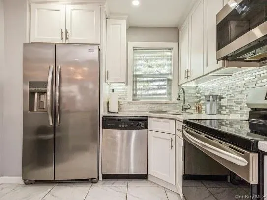 14662 181st Street, New York, NY, 3 Bedrooms Bedrooms, 5 Rooms Rooms,2 BathroomsBathrooms,Residential Lease,For Rent,181st,0,1035683 14662 181st Street, New York, NY, 3 Bedrooms Bedrooms, 5 Rooms Rooms,2 BathroomsBathrooms,Residential Lease,For Rent,181st,0,1035683