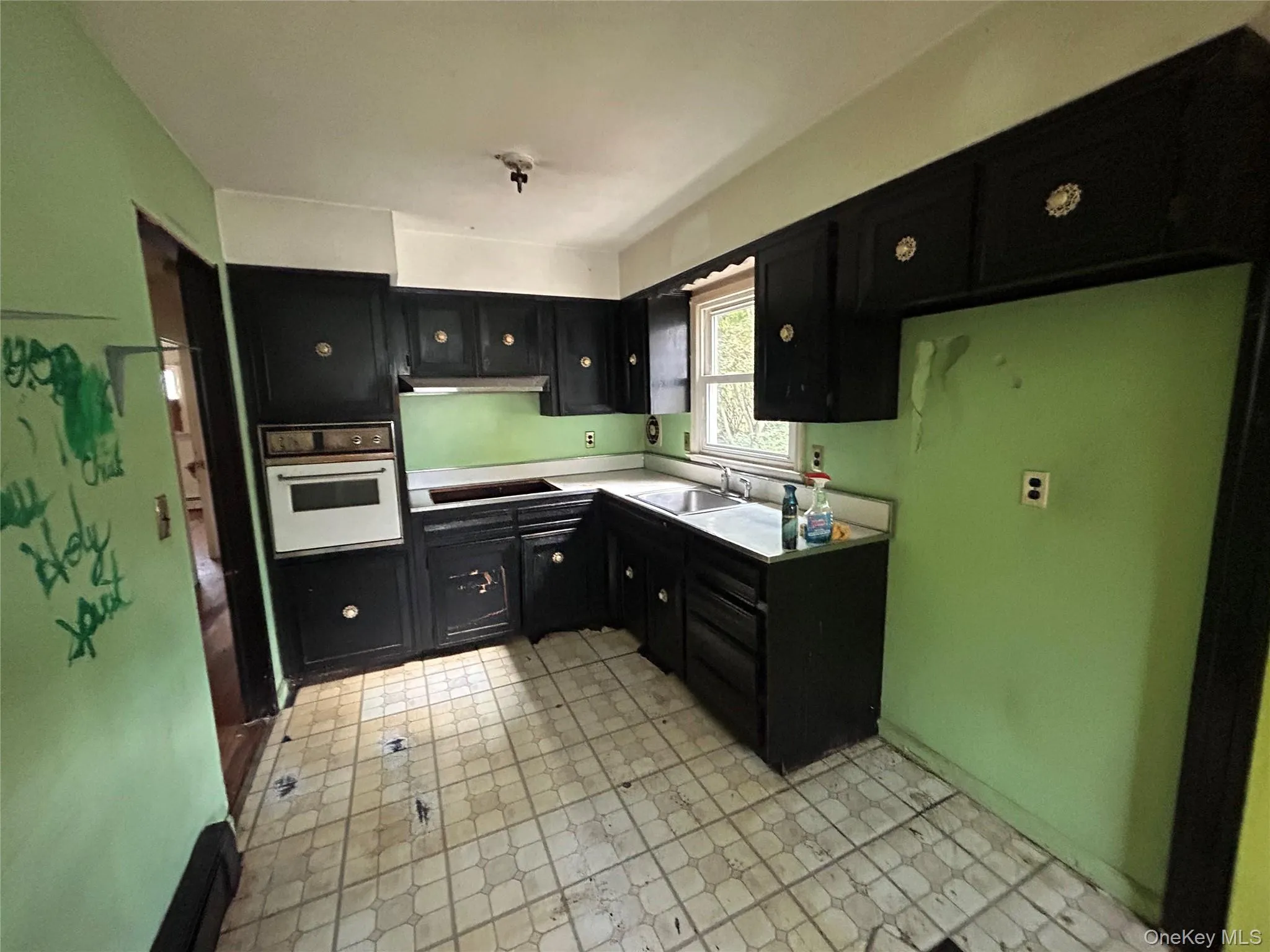 142 New York Avenue, Brookhaven, NY, 3 Bedrooms Bedrooms, 6 Rooms Rooms,1 BathroomBathrooms,Residential,For Rent,New York,0,1035687 142 New York Avenue, Brookhaven, NY, 3 Bedrooms Bedrooms, 6 Rooms Rooms,1 BathroomBathrooms,Residential,For Rent,New York,0,1035687