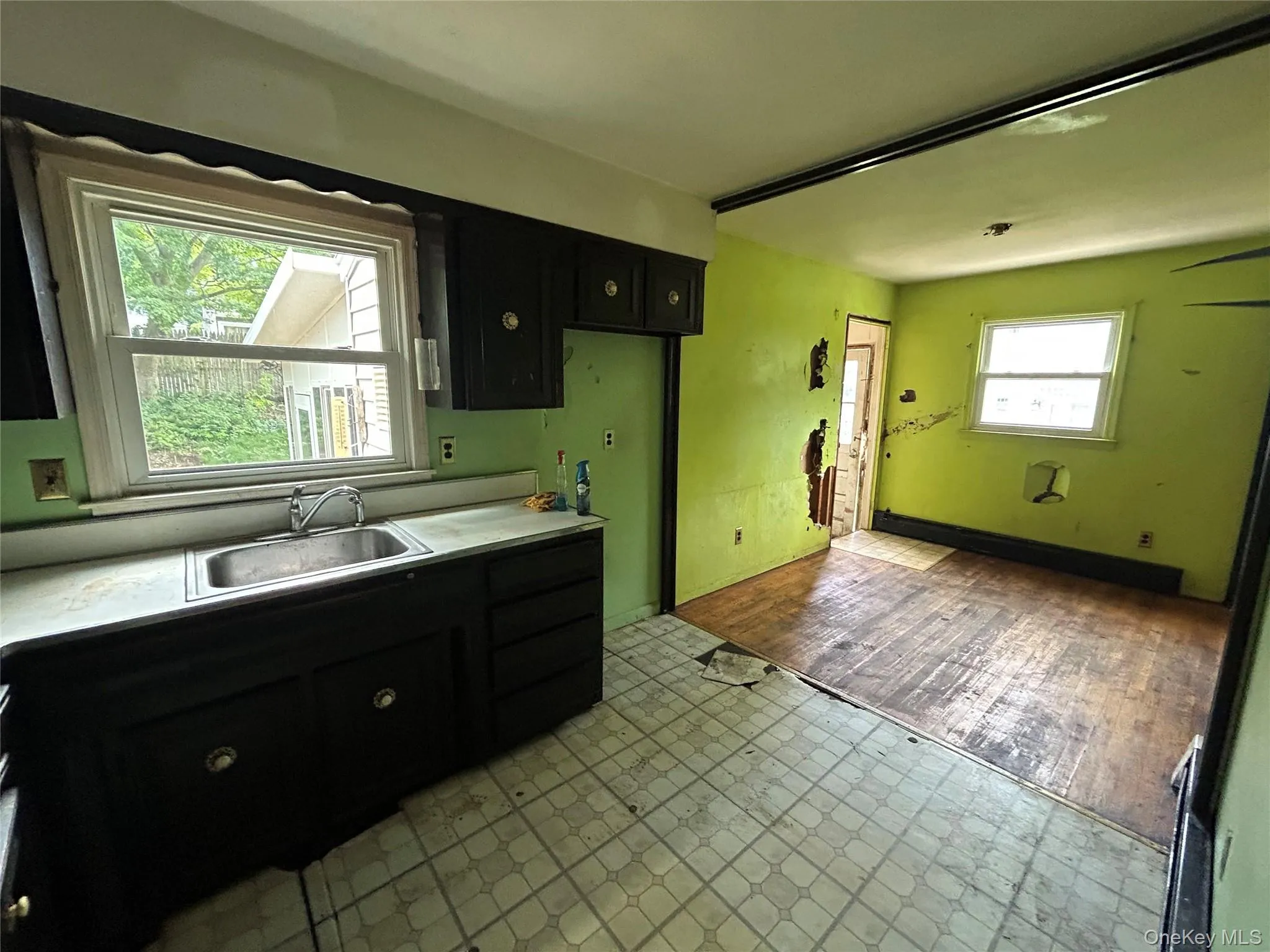 142 New York Avenue, Brookhaven, NY, 3 Bedrooms Bedrooms, 6 Rooms Rooms,1 BathroomBathrooms,Residential,For Rent,New York,0,1035687 142 New York Avenue, Brookhaven, NY, 3 Bedrooms Bedrooms, 6 Rooms Rooms,1 BathroomBathrooms,Residential,For Rent,New York,0,1035687
