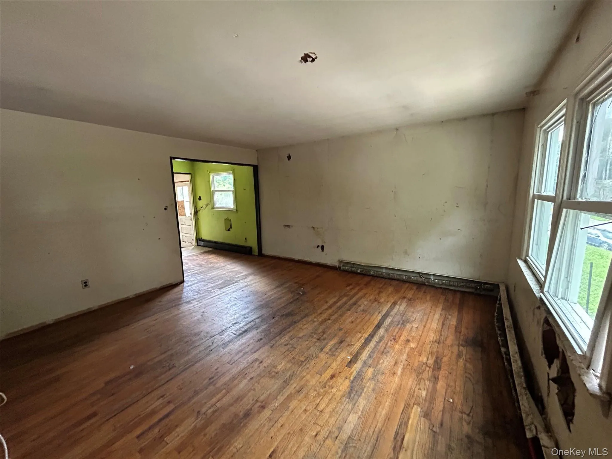 142 New York Avenue, Brookhaven, NY, 3 Bedrooms Bedrooms, 6 Rooms Rooms,1 BathroomBathrooms,Residential,For Rent,New York,0,1035687 142 New York Avenue, Brookhaven, NY, 3 Bedrooms Bedrooms, 6 Rooms Rooms,1 BathroomBathrooms,Residential,For Rent,New York,0,1035687
