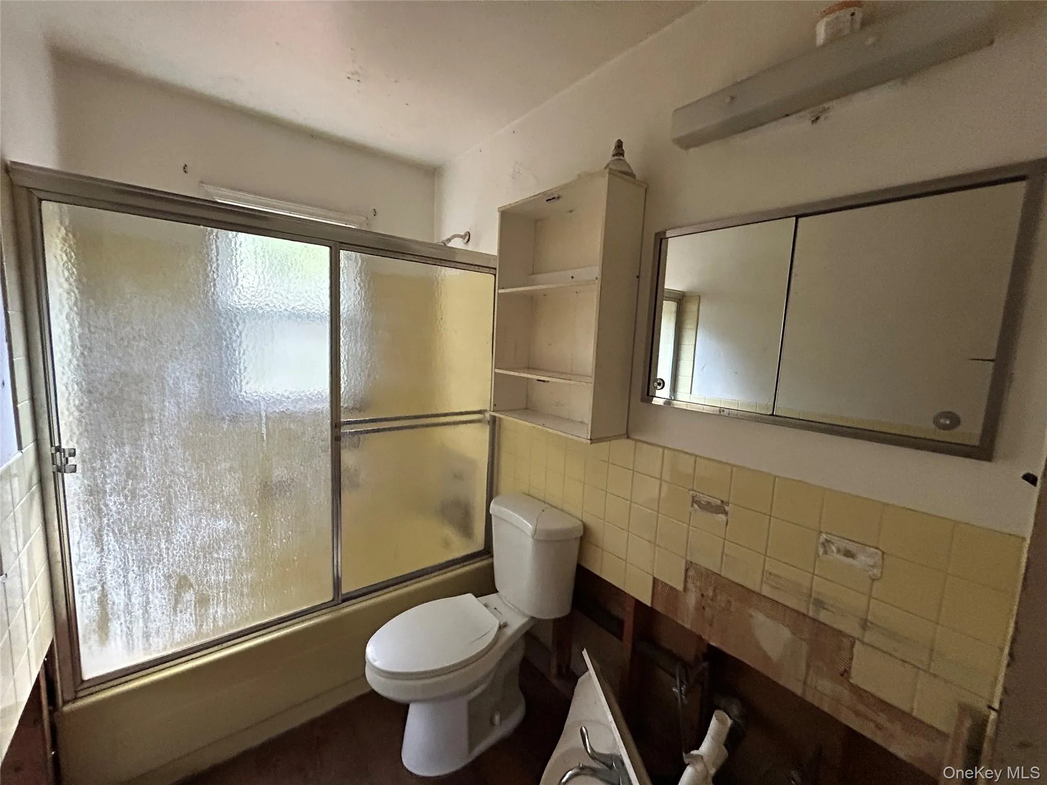142 New York Avenue, Brookhaven, NY, 3 Bedrooms Bedrooms, 6 Rooms Rooms,1 BathroomBathrooms,Residential,For Rent,New York,0,1035687 142 New York Avenue, Brookhaven, NY, 3 Bedrooms Bedrooms, 6 Rooms Rooms,1 BathroomBathrooms,Residential,For Rent,New York,0,1035687