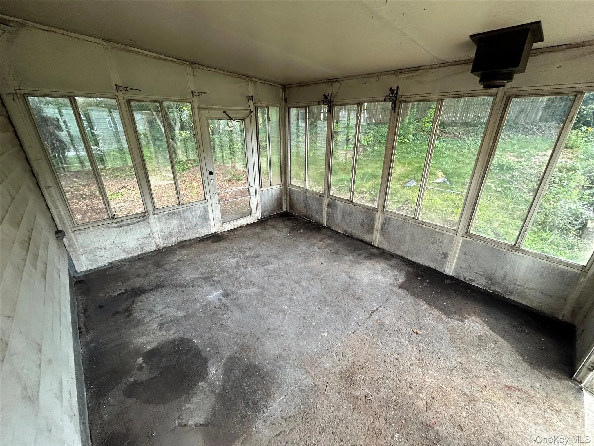 142 New York Avenue, Brookhaven, NY, 3 Bedrooms Bedrooms, 6 Rooms Rooms,1 BathroomBathrooms,Residential,For Rent,New York,0,1035687 142 New York Avenue, Brookhaven, NY, 3 Bedrooms Bedrooms, 6 Rooms Rooms,1 BathroomBathrooms,Residential,For Rent,New York,0,1035687