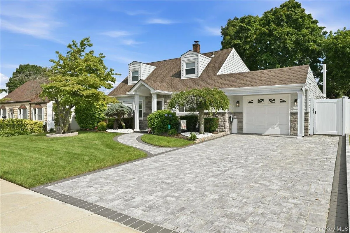 23 Needle Lane, Hempstead, NY, 4 Bedrooms Bedrooms, 8 Rooms Rooms,2 BathroomsBathrooms,Residential,For Rent,Needle,0,1035690 23 Needle Lane, Hempstead, NY, 4 Bedrooms Bedrooms, 8 Rooms Rooms,2 BathroomsBathrooms,Residential,For Rent,Needle,0,1035690