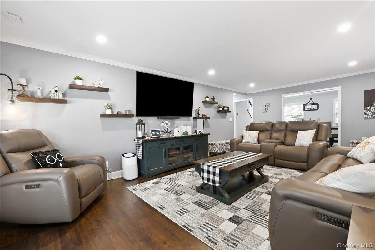 23 Needle Lane, Hempstead, NY, 4 Bedrooms Bedrooms, 8 Rooms Rooms,2 BathroomsBathrooms,Residential,For Rent,Needle,0,1035690 23 Needle Lane, Hempstead, NY, 4 Bedrooms Bedrooms, 8 Rooms Rooms,2 BathroomsBathrooms,Residential,For Rent,Needle,0,1035690