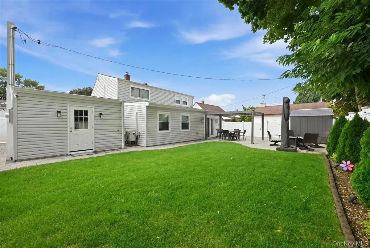 23 Needle Lane, Hempstead, NY, 4 Bedrooms Bedrooms, 8 Rooms Rooms,2 BathroomsBathrooms,Residential,For Rent,Needle,0,1035690 23 Needle Lane, Hempstead, NY, 4 Bedrooms Bedrooms, 8 Rooms Rooms,2 BathroomsBathrooms,Residential,For Rent,Needle,0,1035690