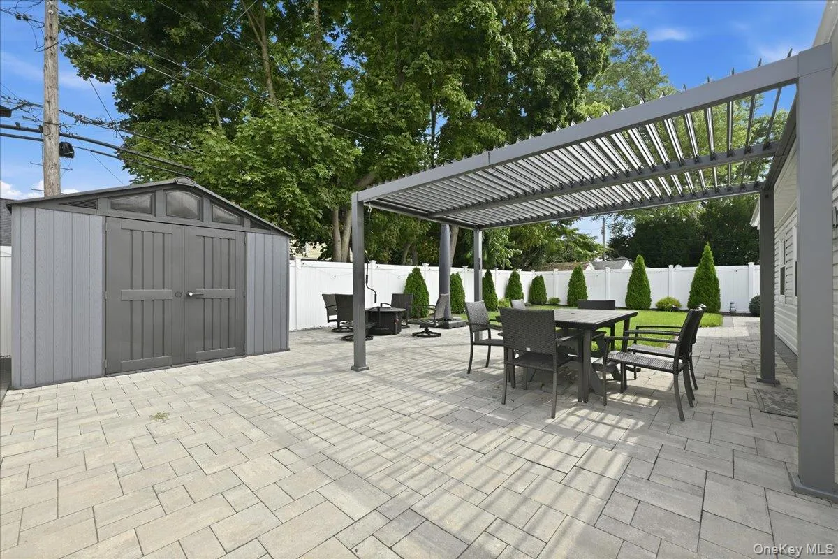 23 Needle Lane, Hempstead, NY, 4 Bedrooms Bedrooms, 8 Rooms Rooms,2 BathroomsBathrooms,Residential,For Rent,Needle,0,1035690 23 Needle Lane, Hempstead, NY, 4 Bedrooms Bedrooms, 8 Rooms Rooms,2 BathroomsBathrooms,Residential,For Rent,Needle,0,1035690