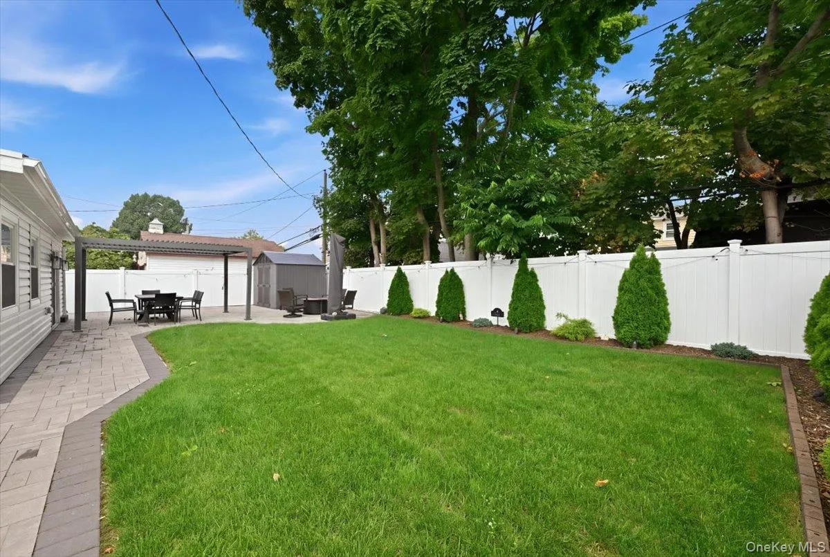 23 Needle Lane, Hempstead, NY, 4 Bedrooms Bedrooms, 8 Rooms Rooms,2 BathroomsBathrooms,Residential,For Rent,Needle,0,1035690 23 Needle Lane, Hempstead, NY, 4 Bedrooms Bedrooms, 8 Rooms Rooms,2 BathroomsBathrooms,Residential,For Rent,Needle,0,1035690