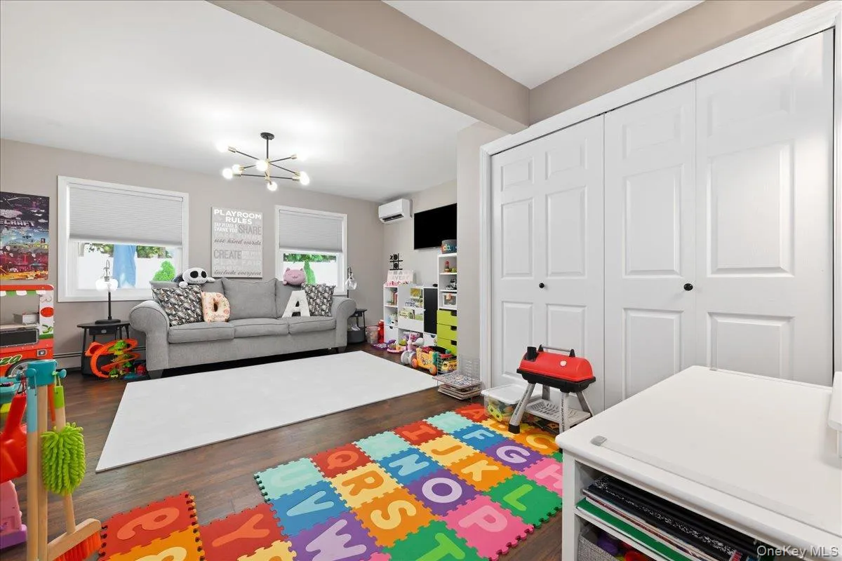 23 Needle Lane, Hempstead, NY, 4 Bedrooms Bedrooms, 8 Rooms Rooms,2 BathroomsBathrooms,Residential,For Rent,Needle,0,1035690 23 Needle Lane, Hempstead, NY, 4 Bedrooms Bedrooms, 8 Rooms Rooms,2 BathroomsBathrooms,Residential,For Rent,Needle,0,1035690
