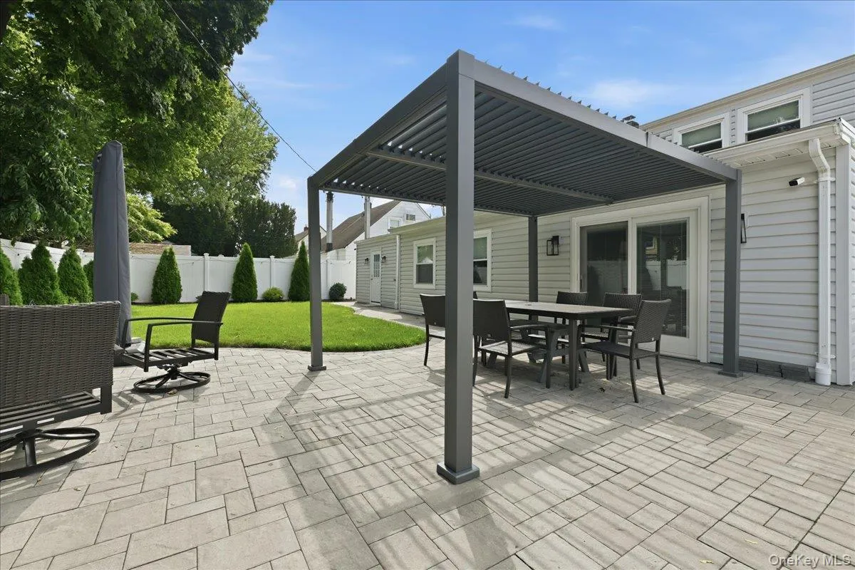 23 Needle Lane, Hempstead, NY, 4 Bedrooms Bedrooms, 8 Rooms Rooms,2 BathroomsBathrooms,Residential,For Rent,Needle,0,1035690 23 Needle Lane, Hempstead, NY, 4 Bedrooms Bedrooms, 8 Rooms Rooms,2 BathroomsBathrooms,Residential,For Rent,Needle,0,1035690