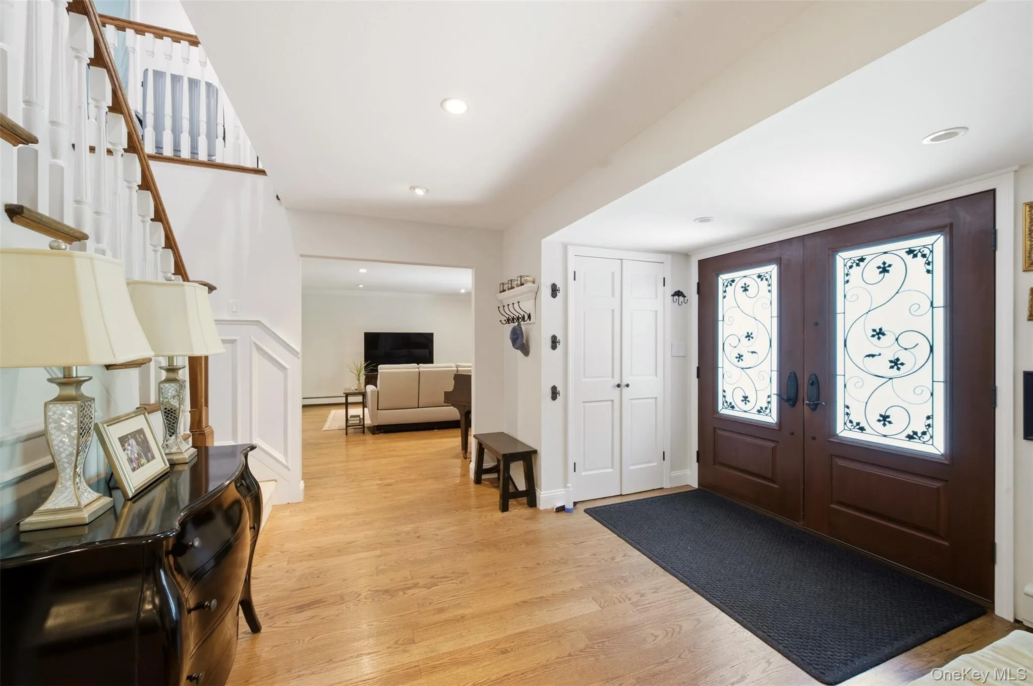 8 Clayton Drive, Huntington, NY, 5 Bedrooms Bedrooms, 11 Rooms Rooms,3 BathroomsBathrooms,Residential,For Rent,Clayton,0,1035693 8 Clayton Drive, Huntington, NY, 5 Bedrooms Bedrooms, 11 Rooms Rooms,3 BathroomsBathrooms,Residential,For Rent,Clayton,0,1035693